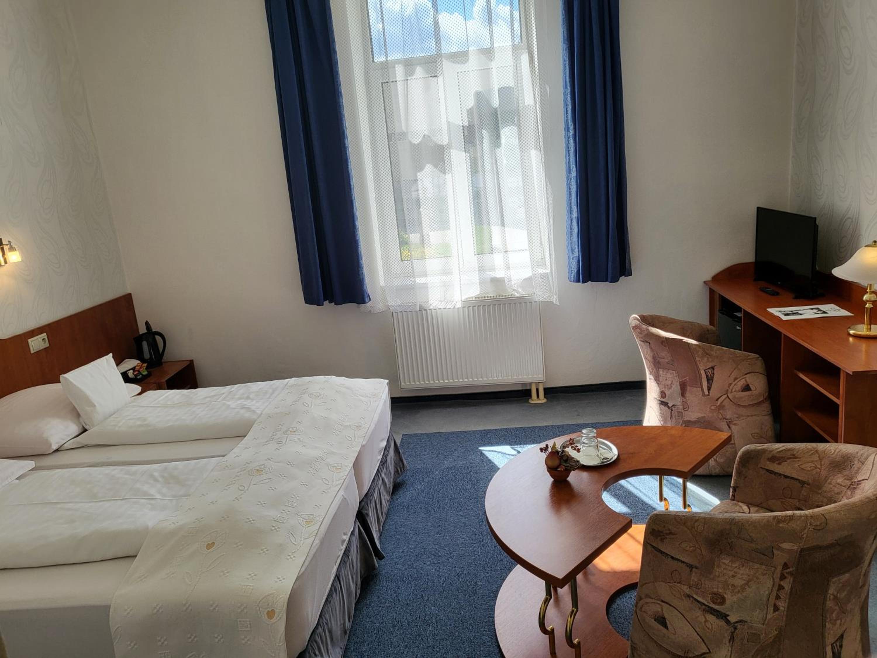 Standard Double Room - Photo 2