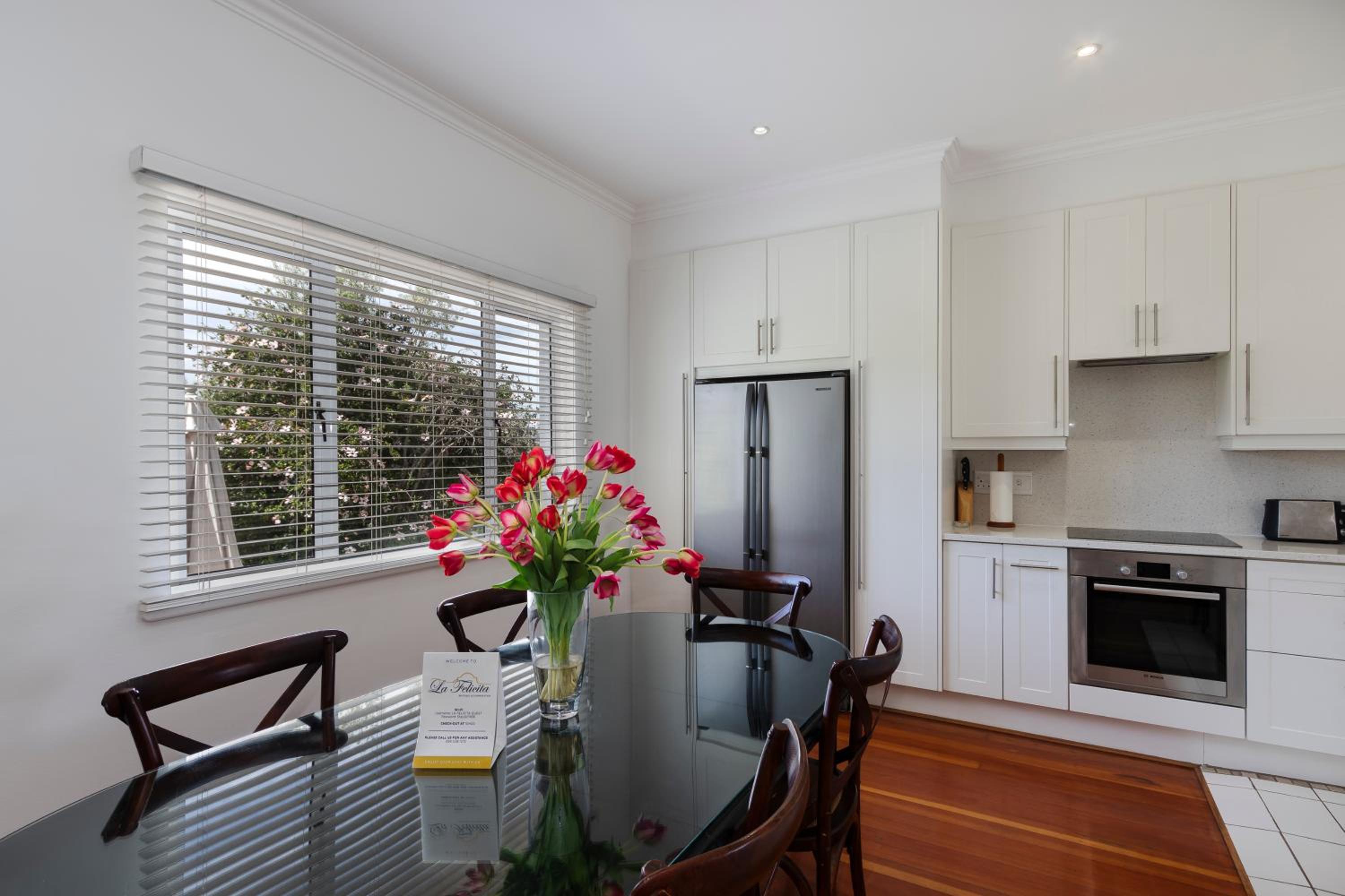 Junior Suite with Garden View - Photo 9