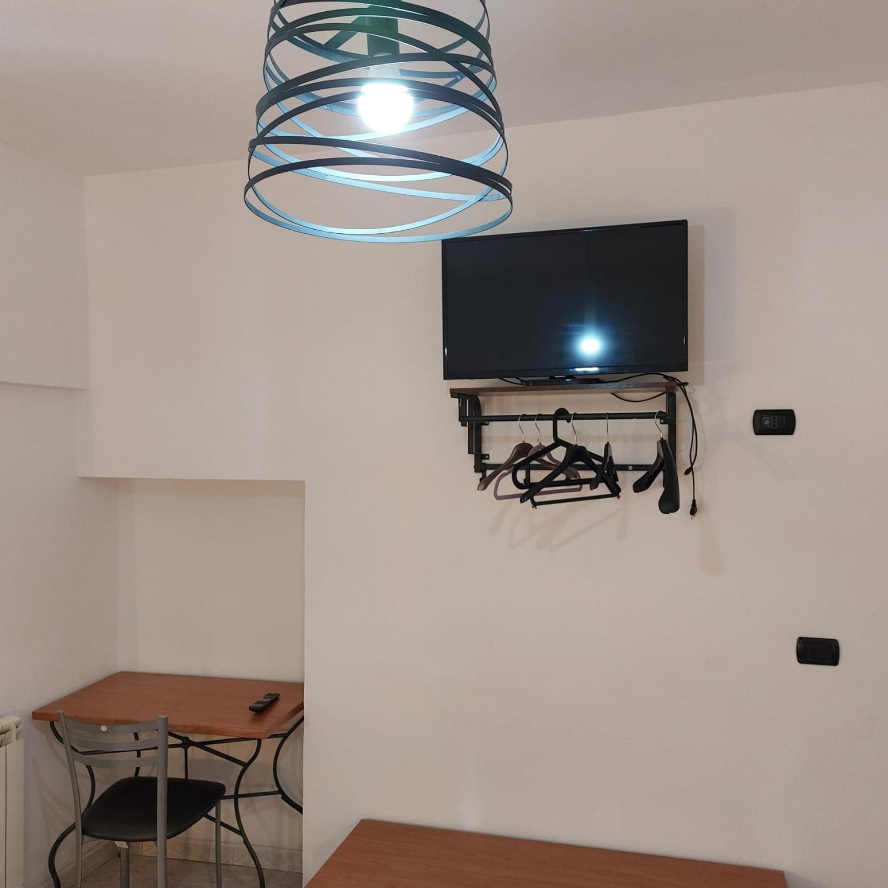 Triple Room with Private Bathroom - Photo 40