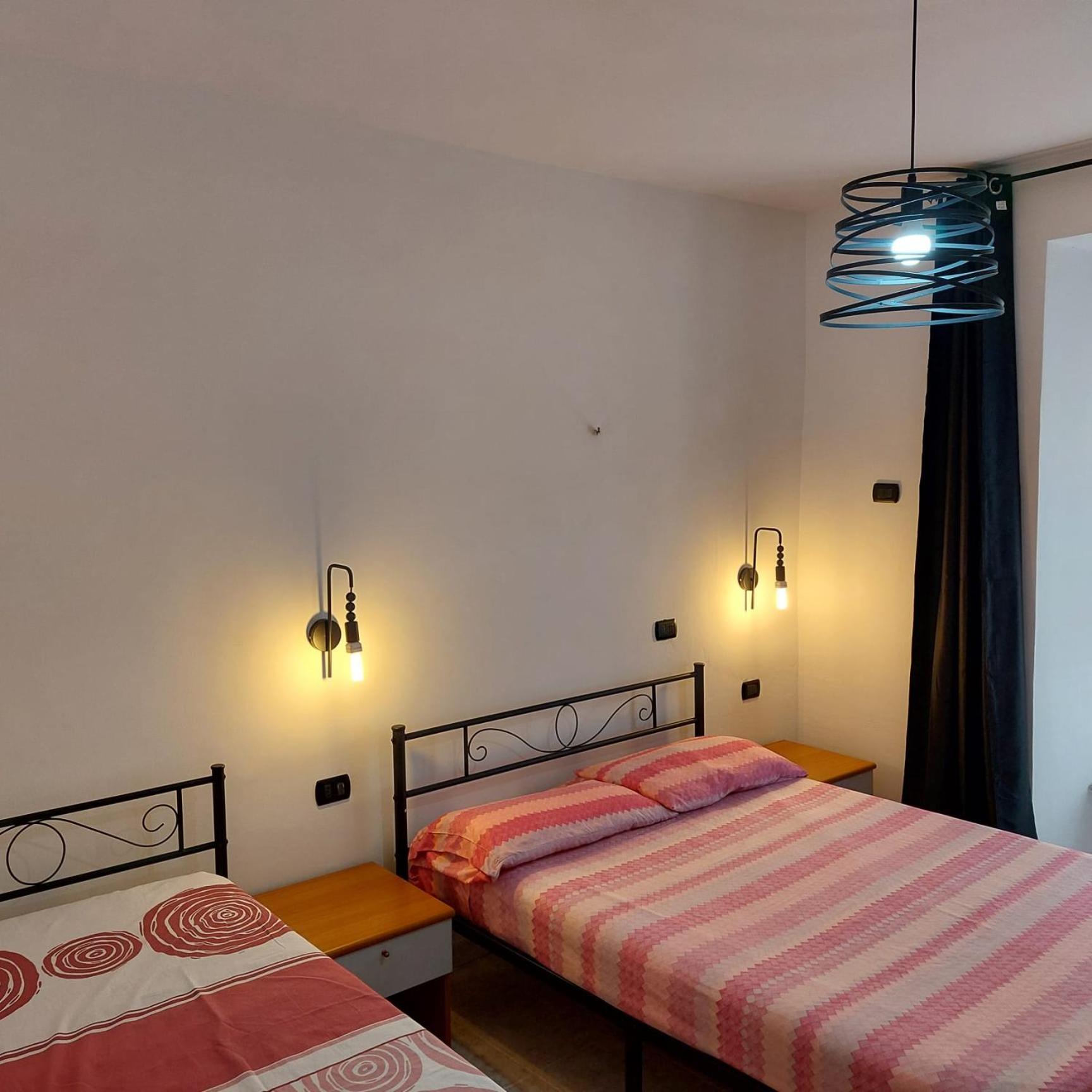 Triple Room with Private Bathroom - Photo 42