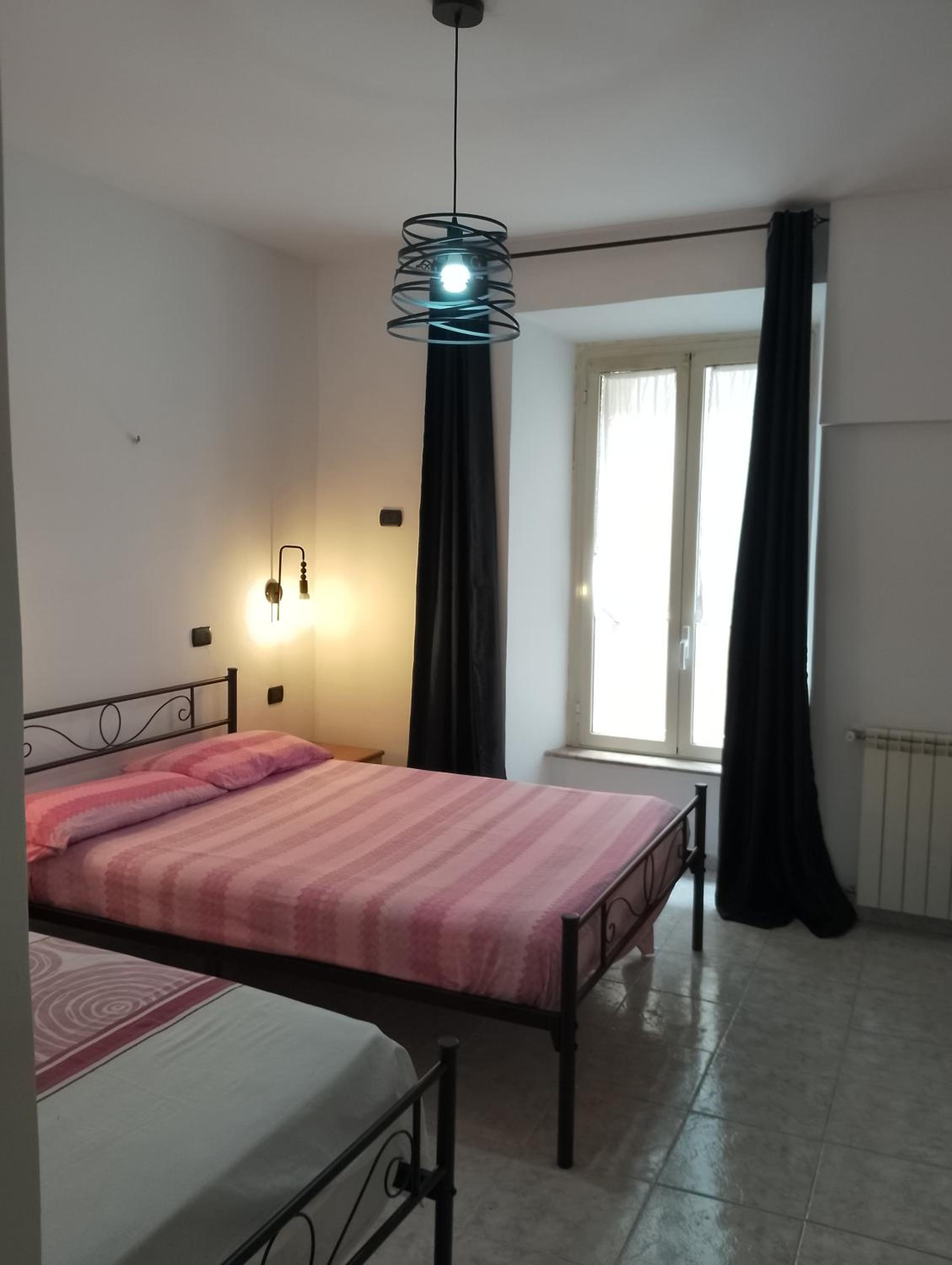 Triple Room with Private Bathroom - Photo 2