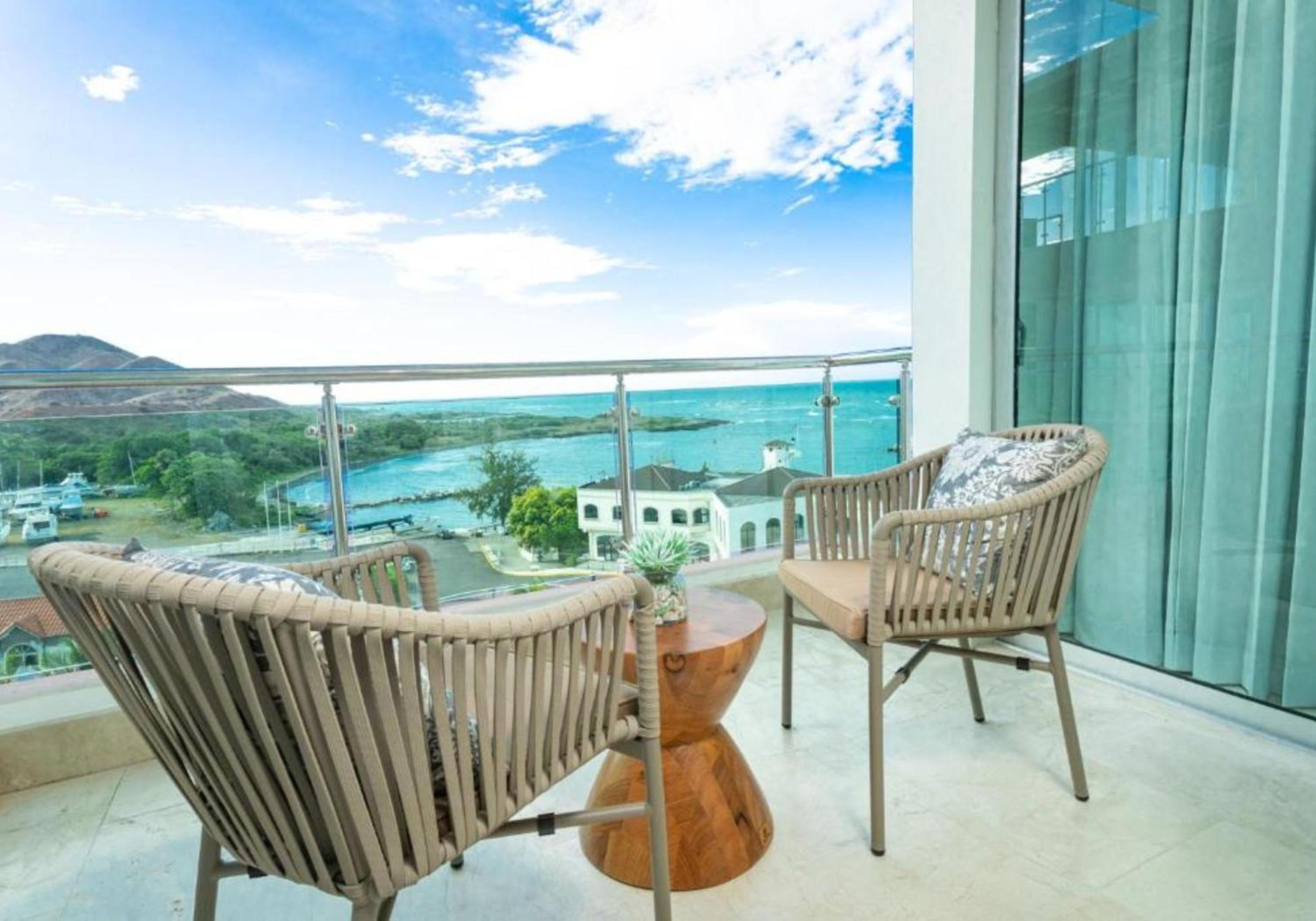 Apartment with Balcony photo 3