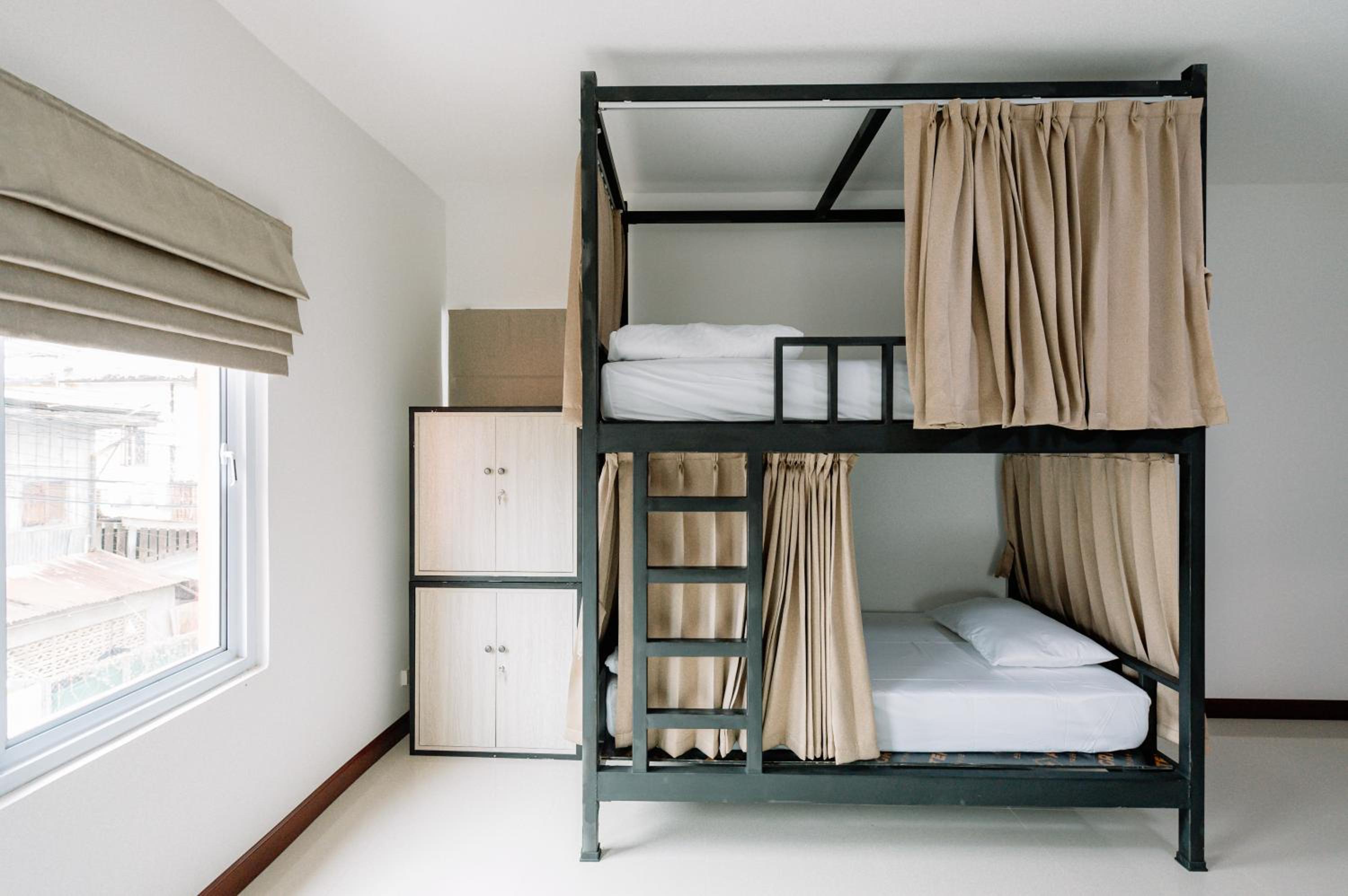 6-Bed Female Dormitory Room photo 1