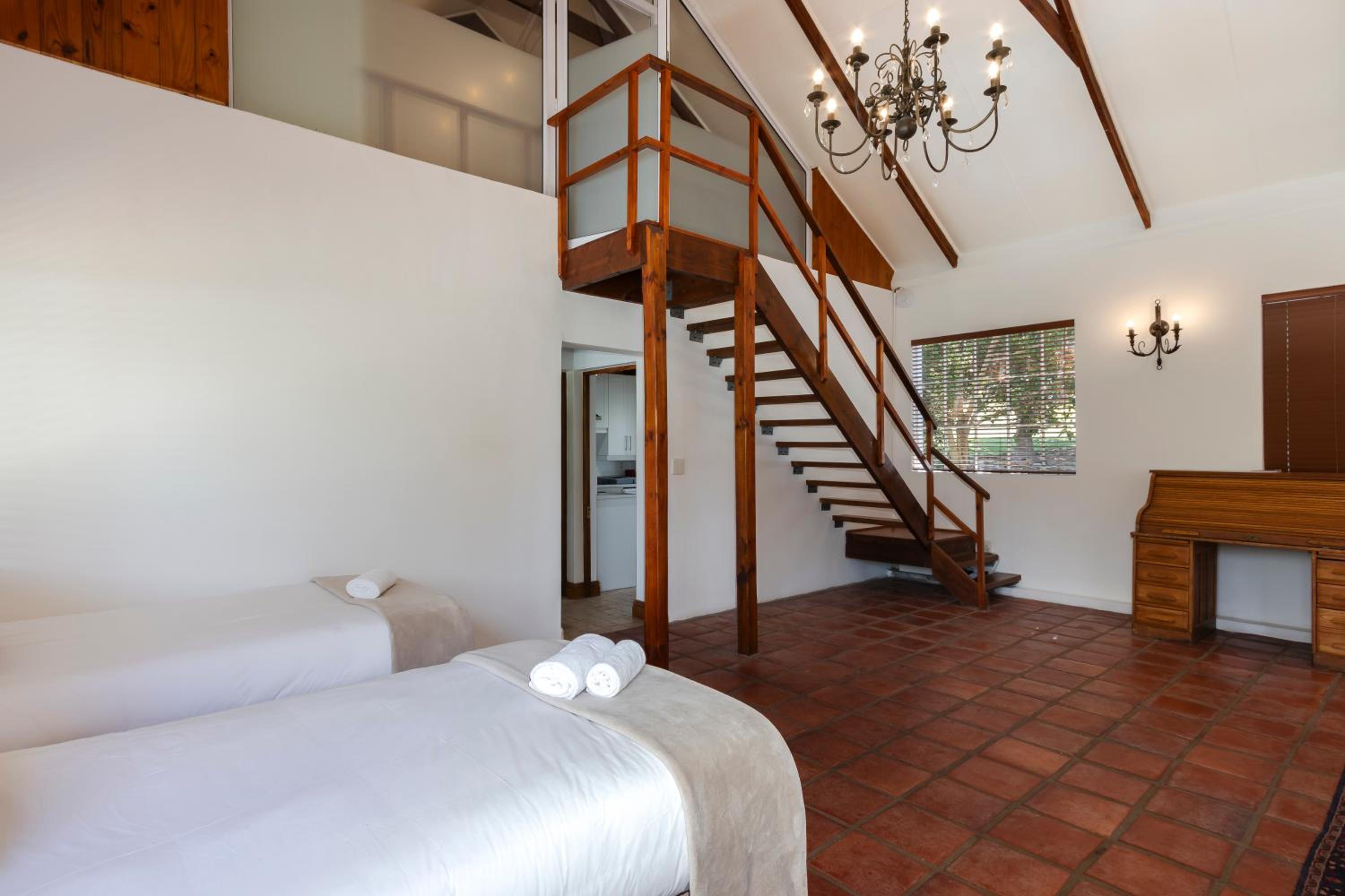 Junior Suite with Private Pool - Photo 9