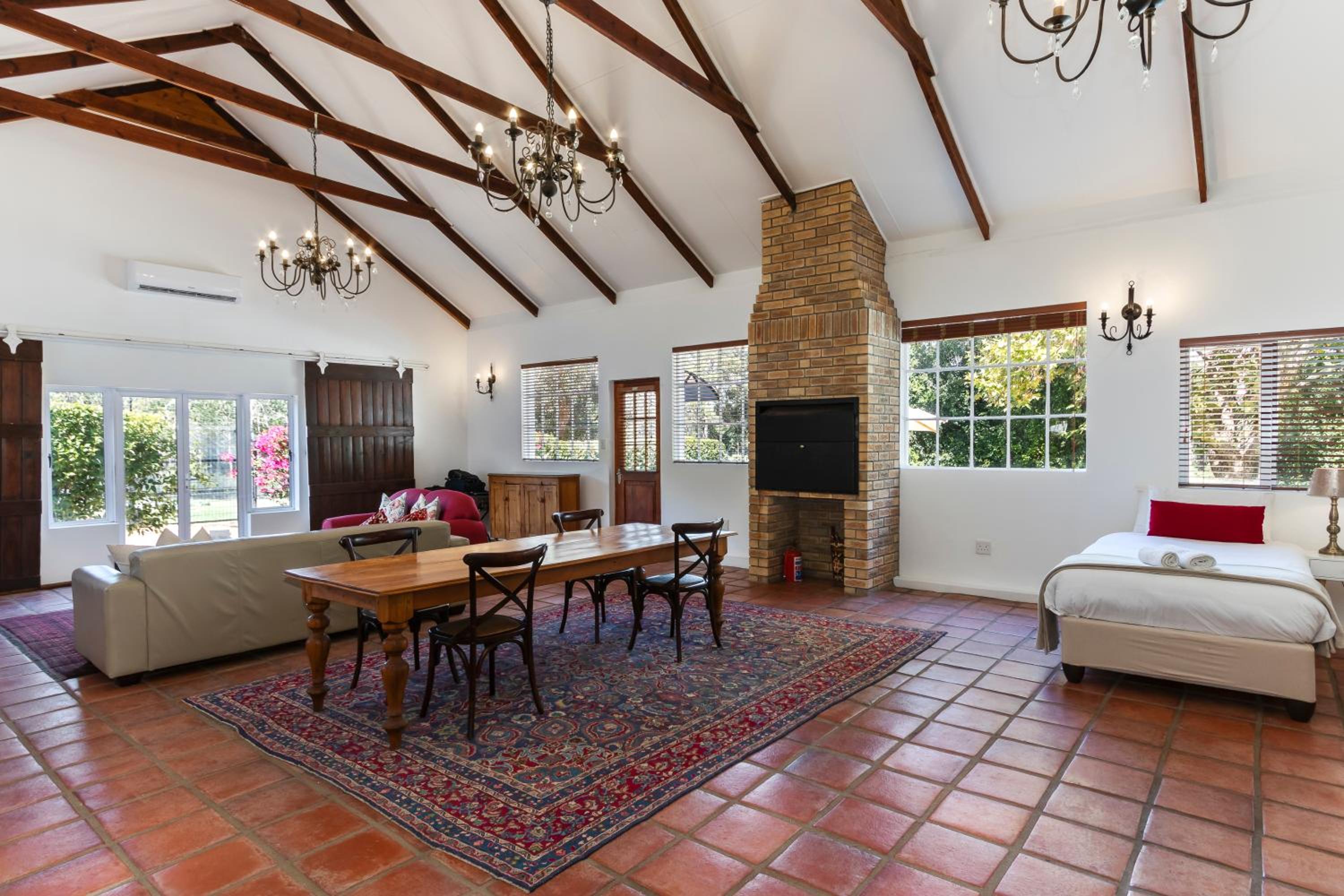 Junior Suite with Private Pool - Photo 12
