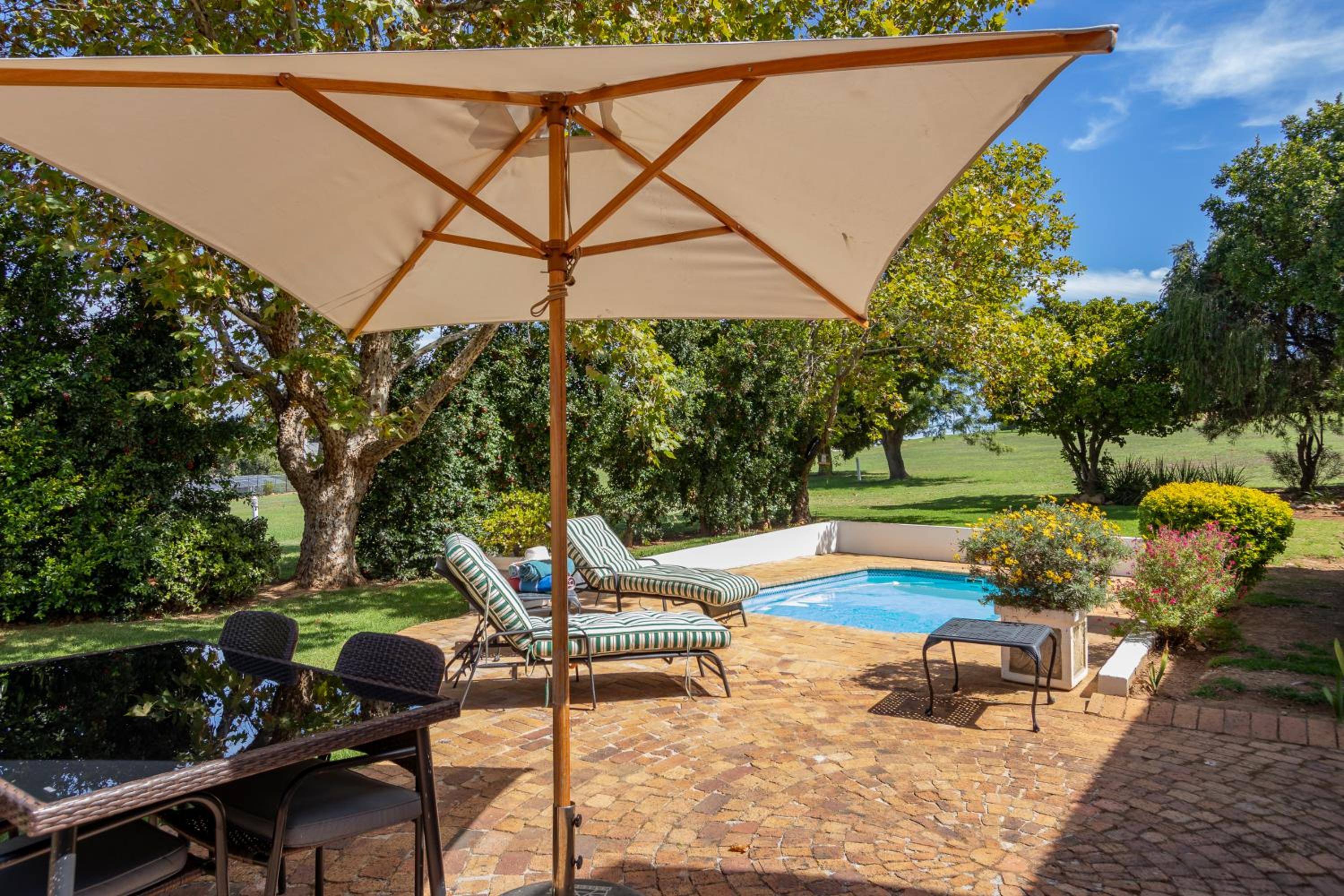 Junior Suite with Private Pool - Photo 15