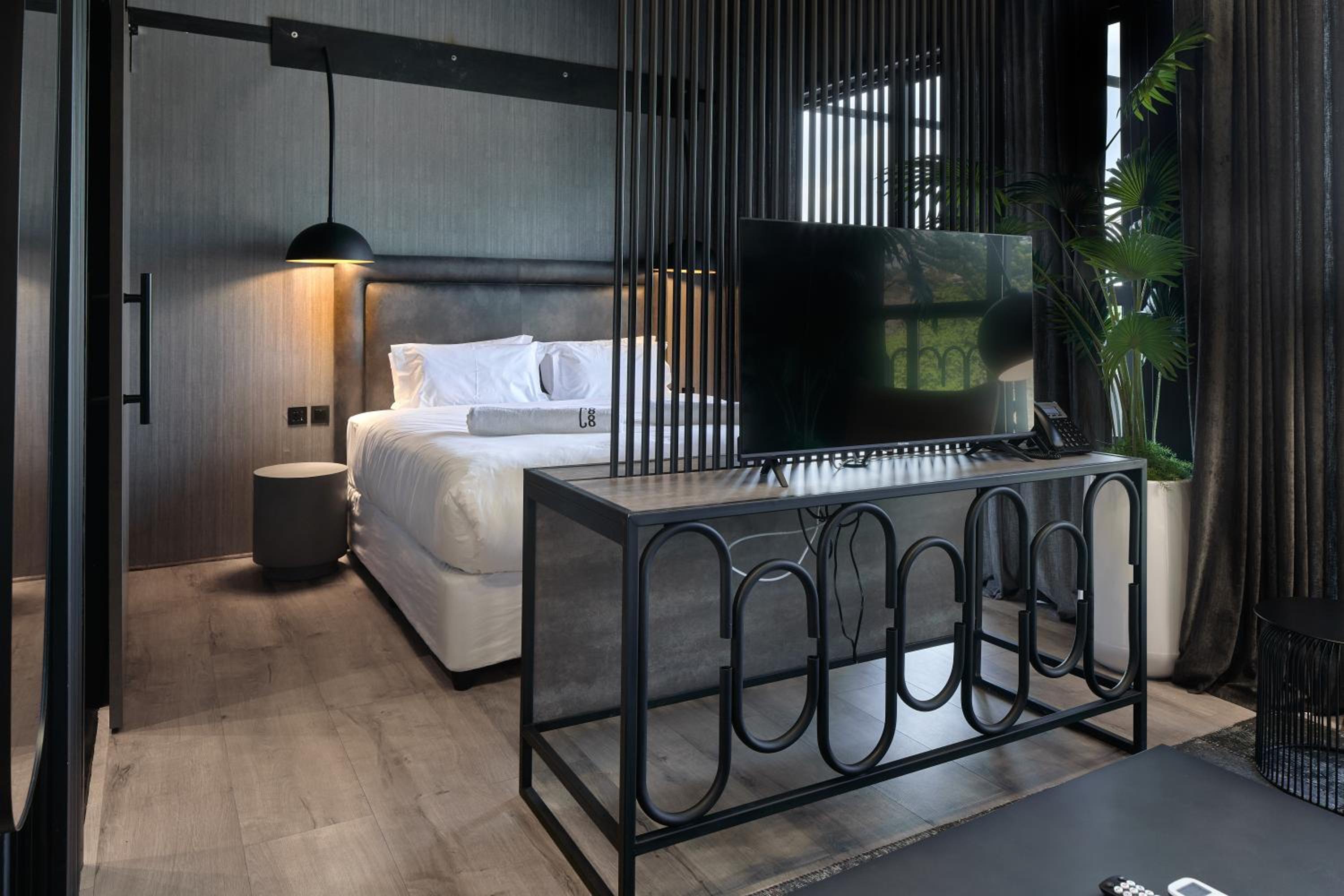 Deluxe Double Room with Balcony photo 2