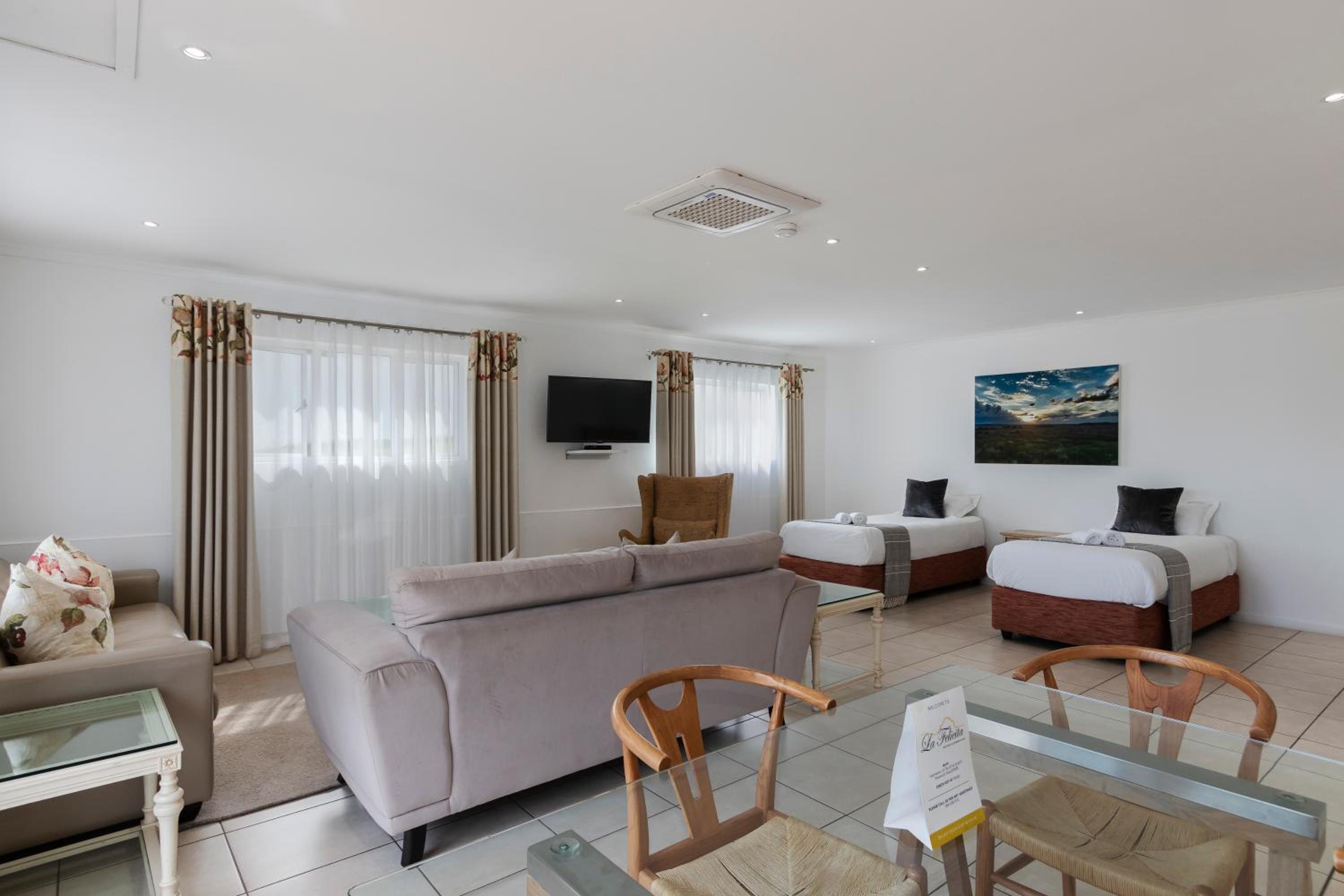 Family Suite - Photo 12