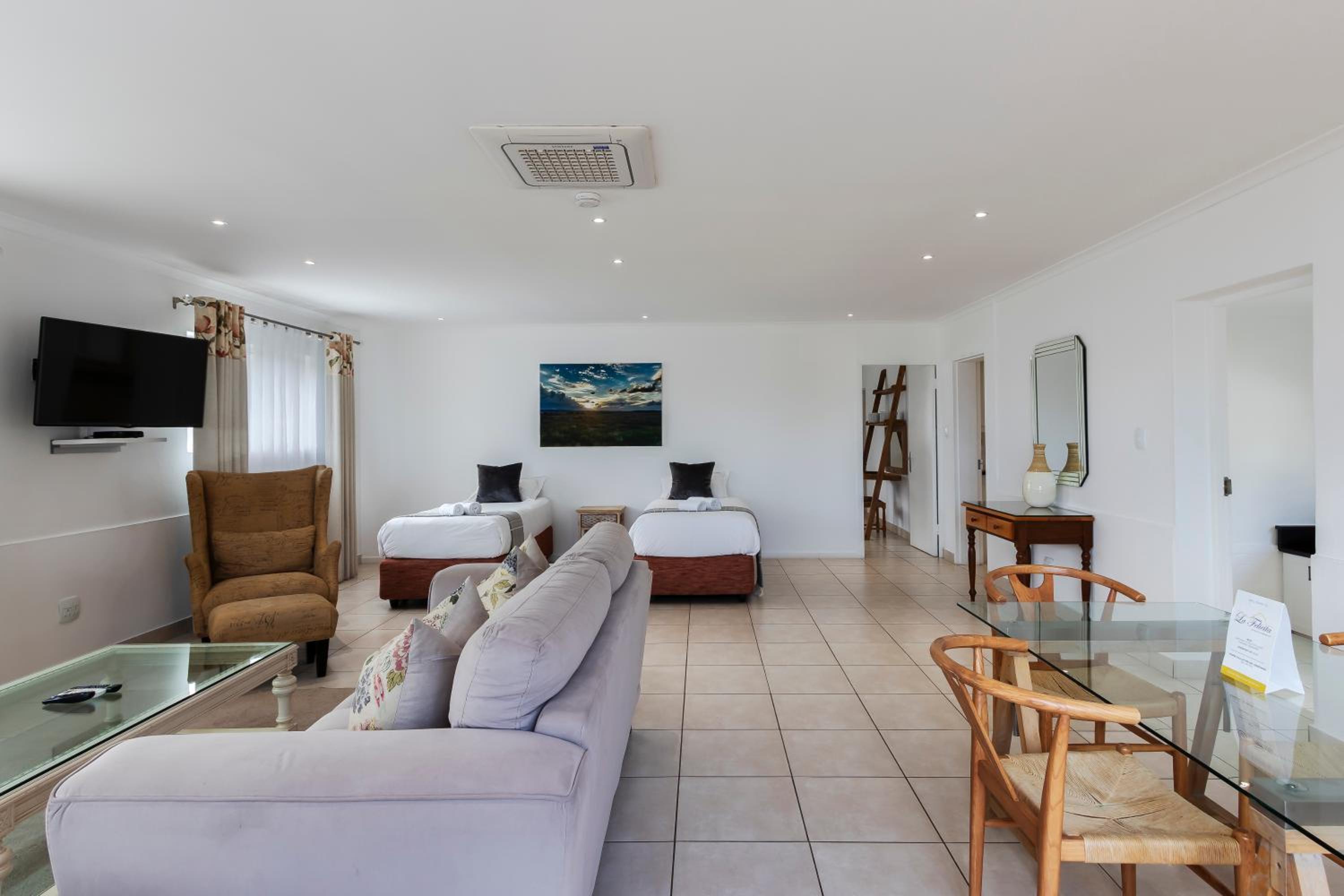 Family Suite - Photo 1
