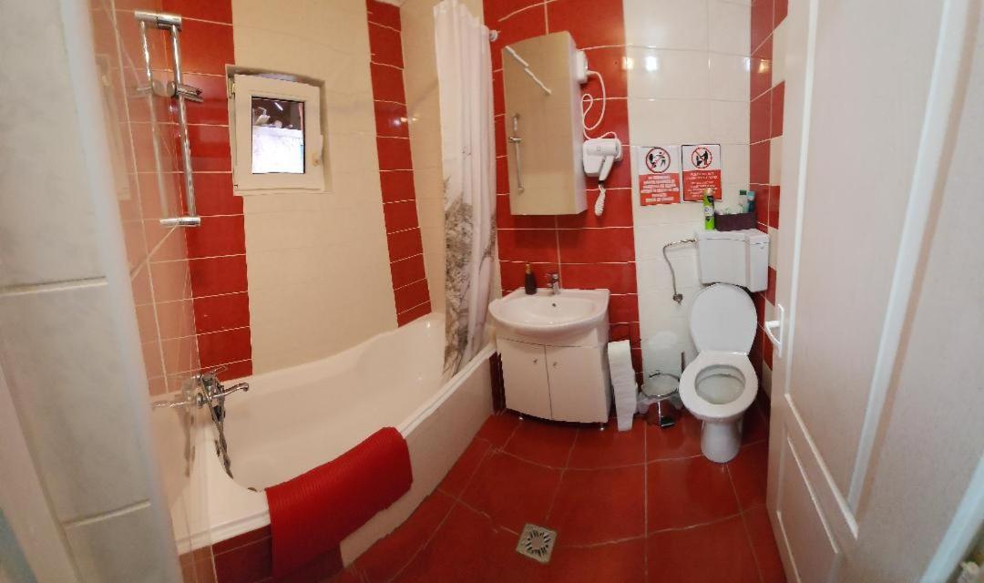 Two-Bedroom Apartment - Photo 3