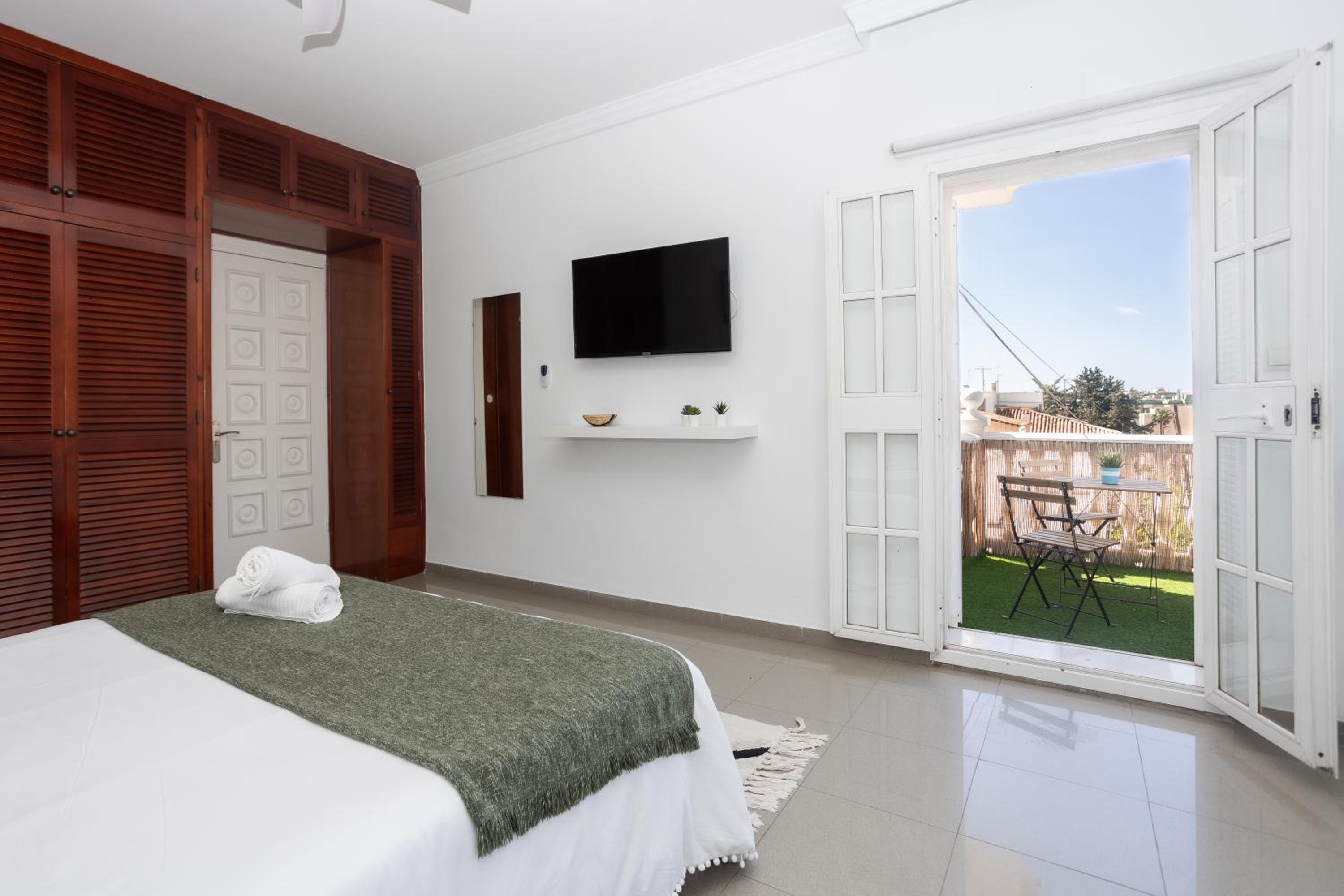 Habitación Doble con Baño Compartido y Terraza