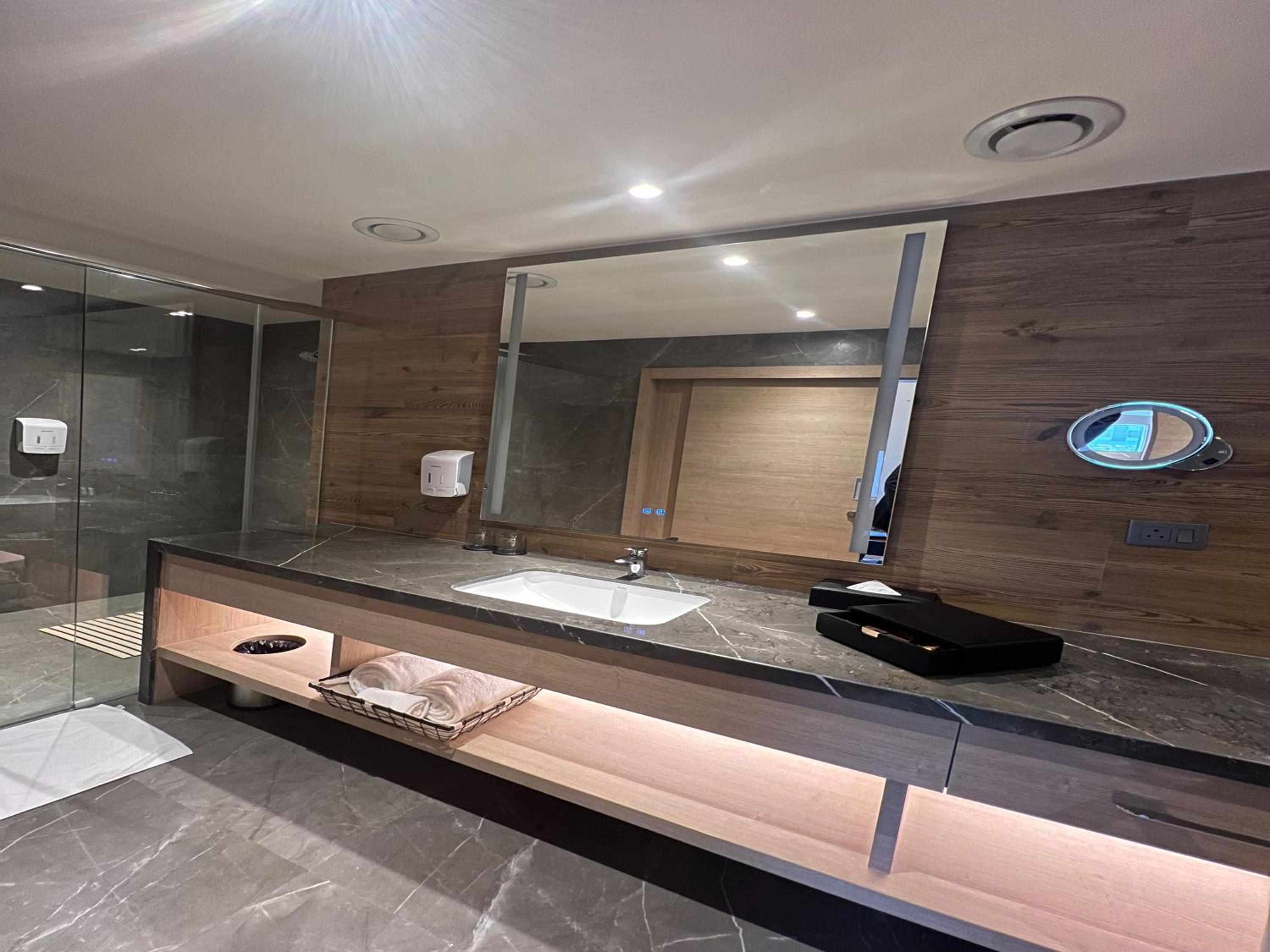 Elite Family Room - Photo 3