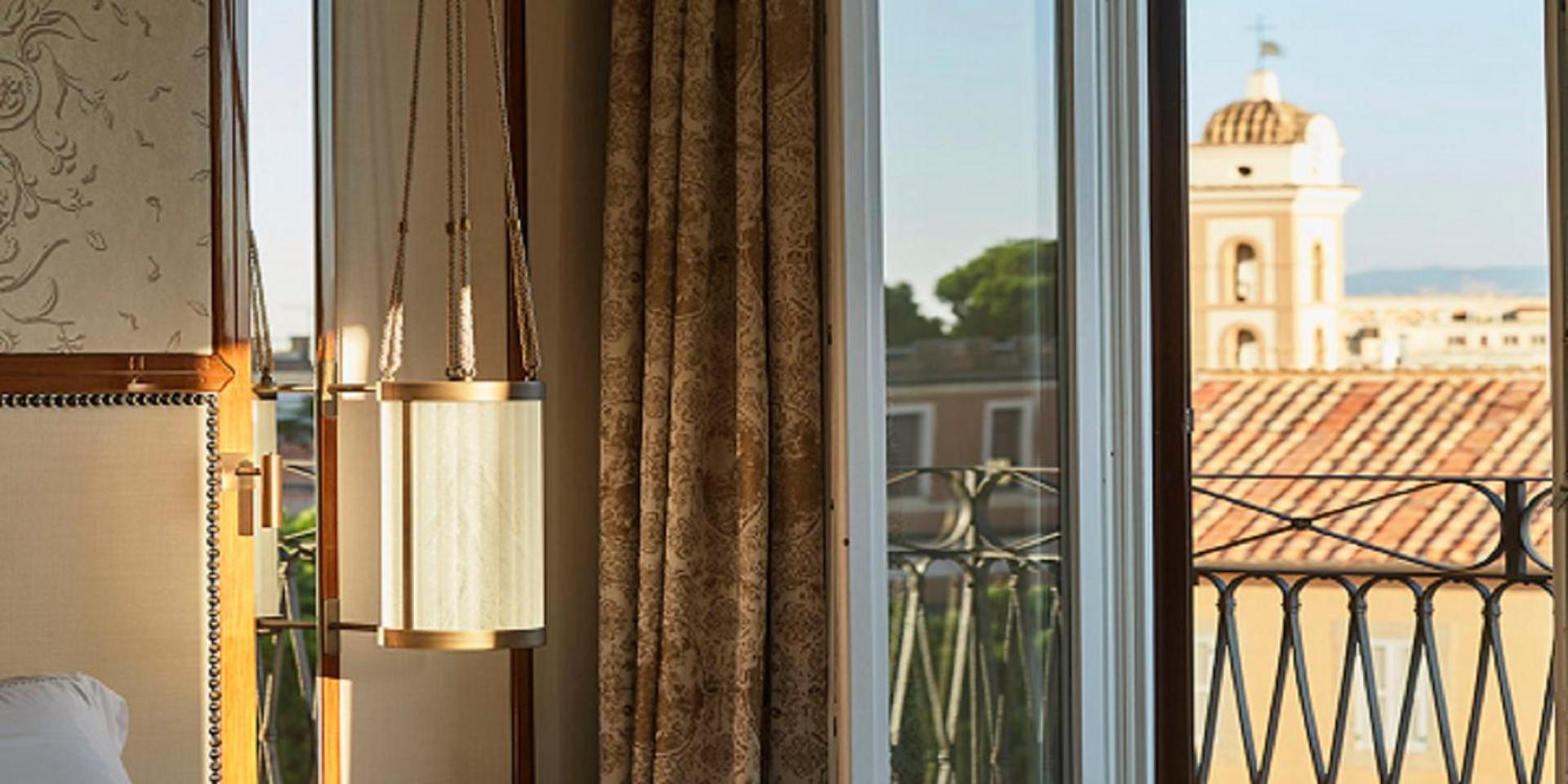 Deluxe Double Room with Balcony photo 2