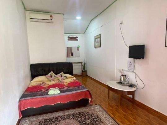 Budget Double Room photo 3