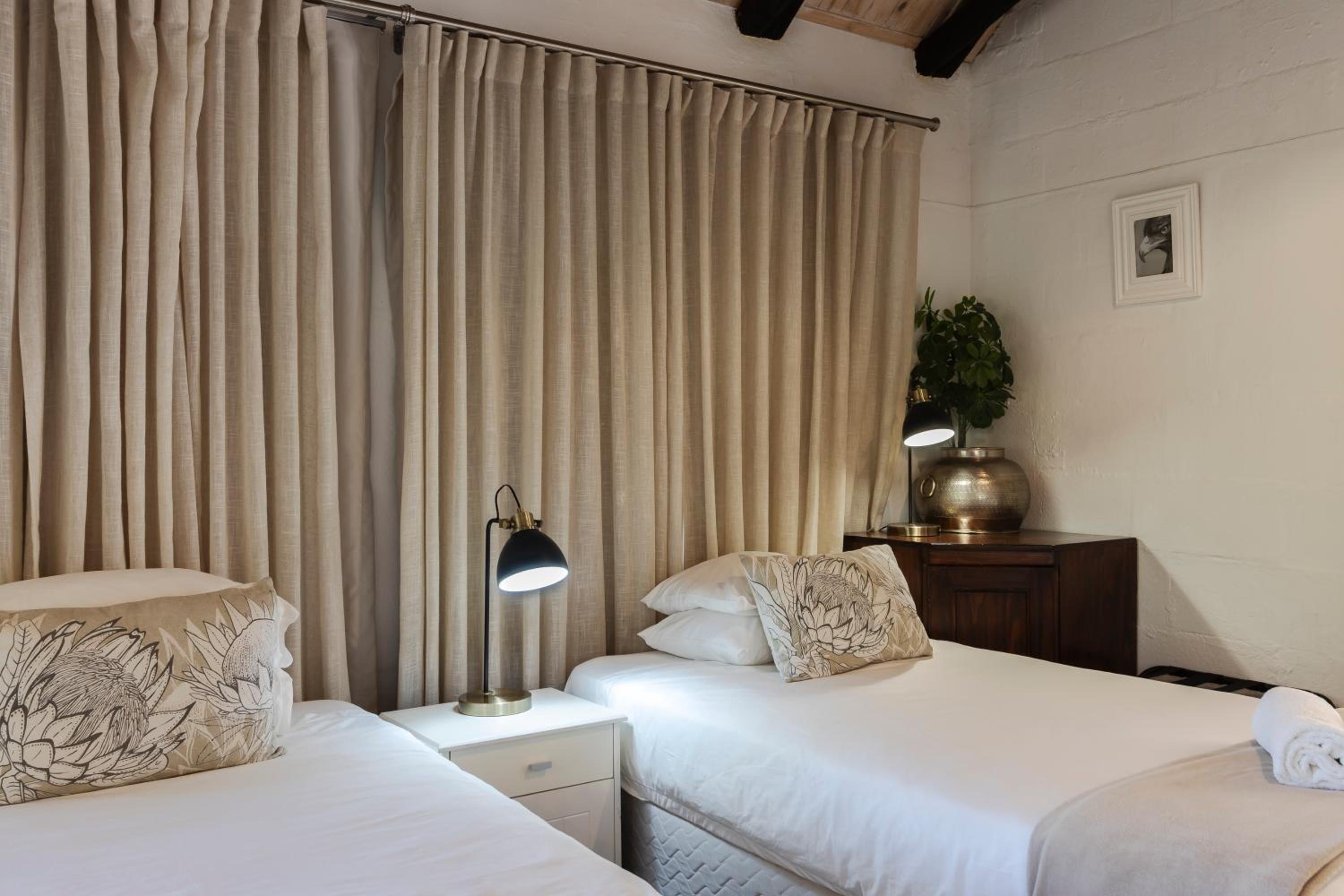 Villa - Photo 1