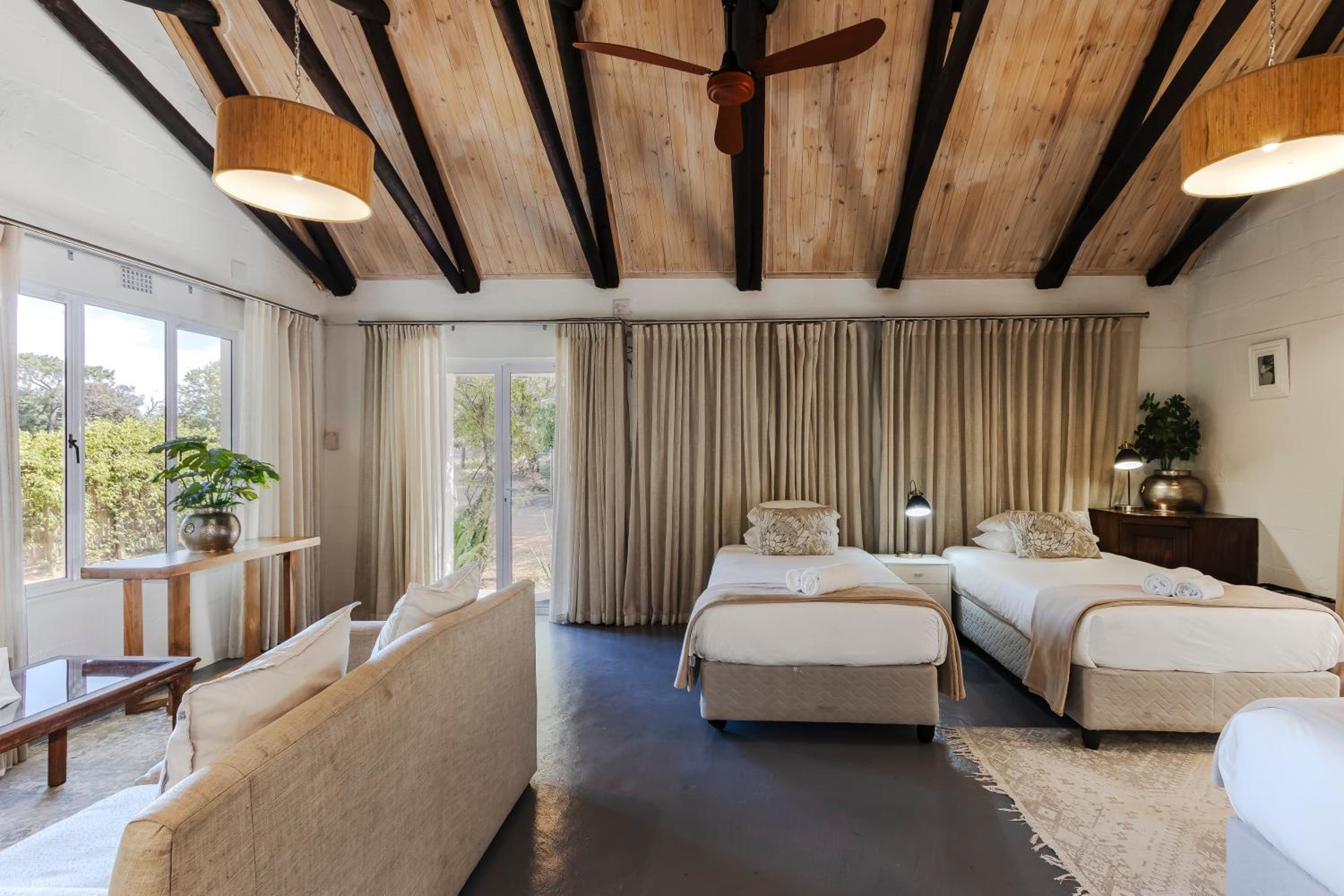 Villa - Photo 3