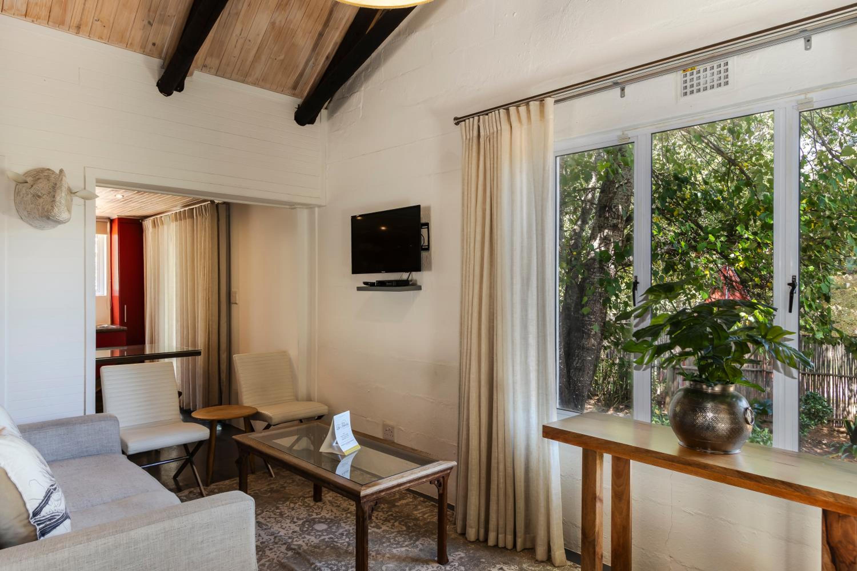 Villa - Photo 4