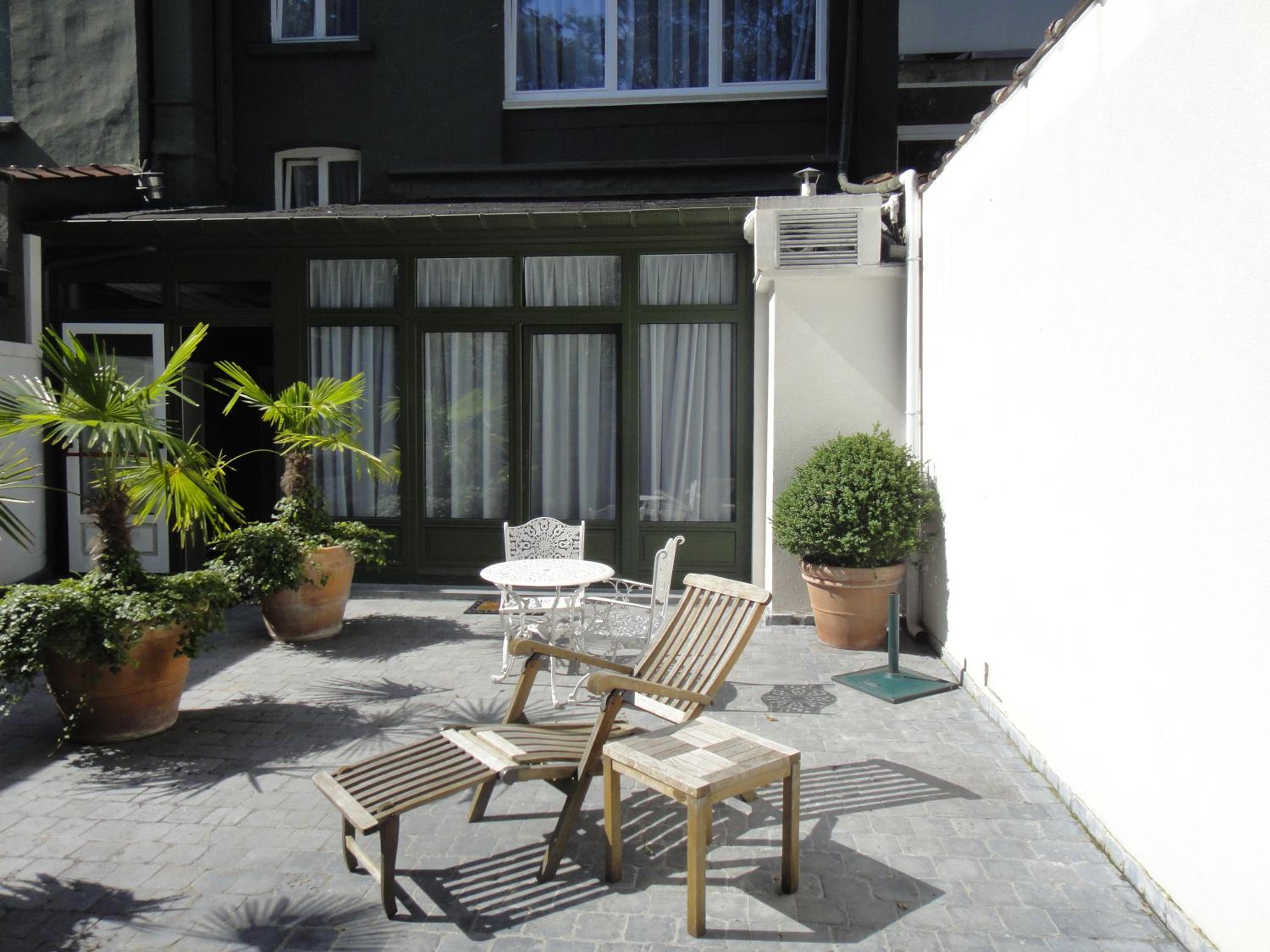 Suite - Photo 27