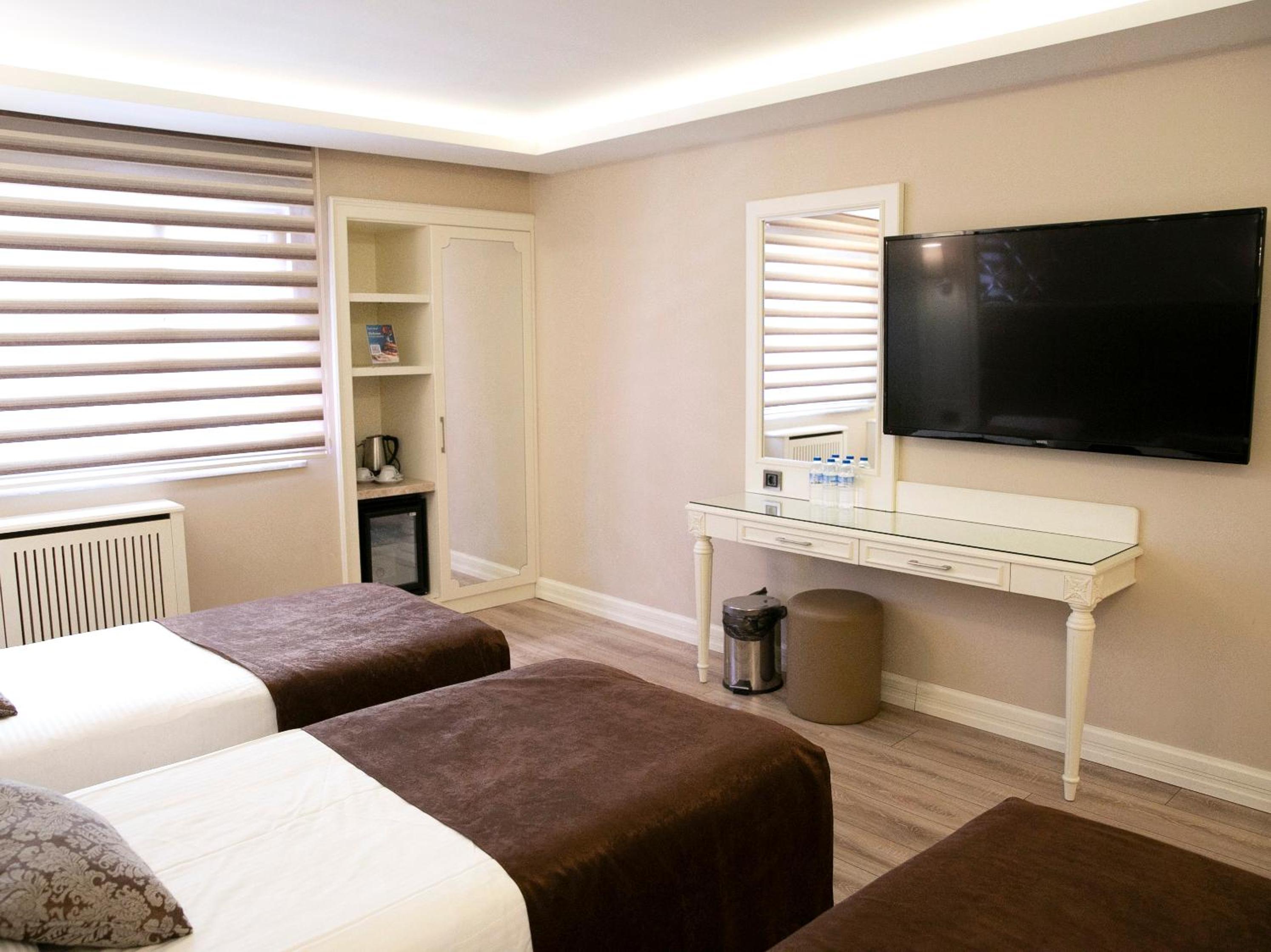 Deluxe Triple Room photo 2