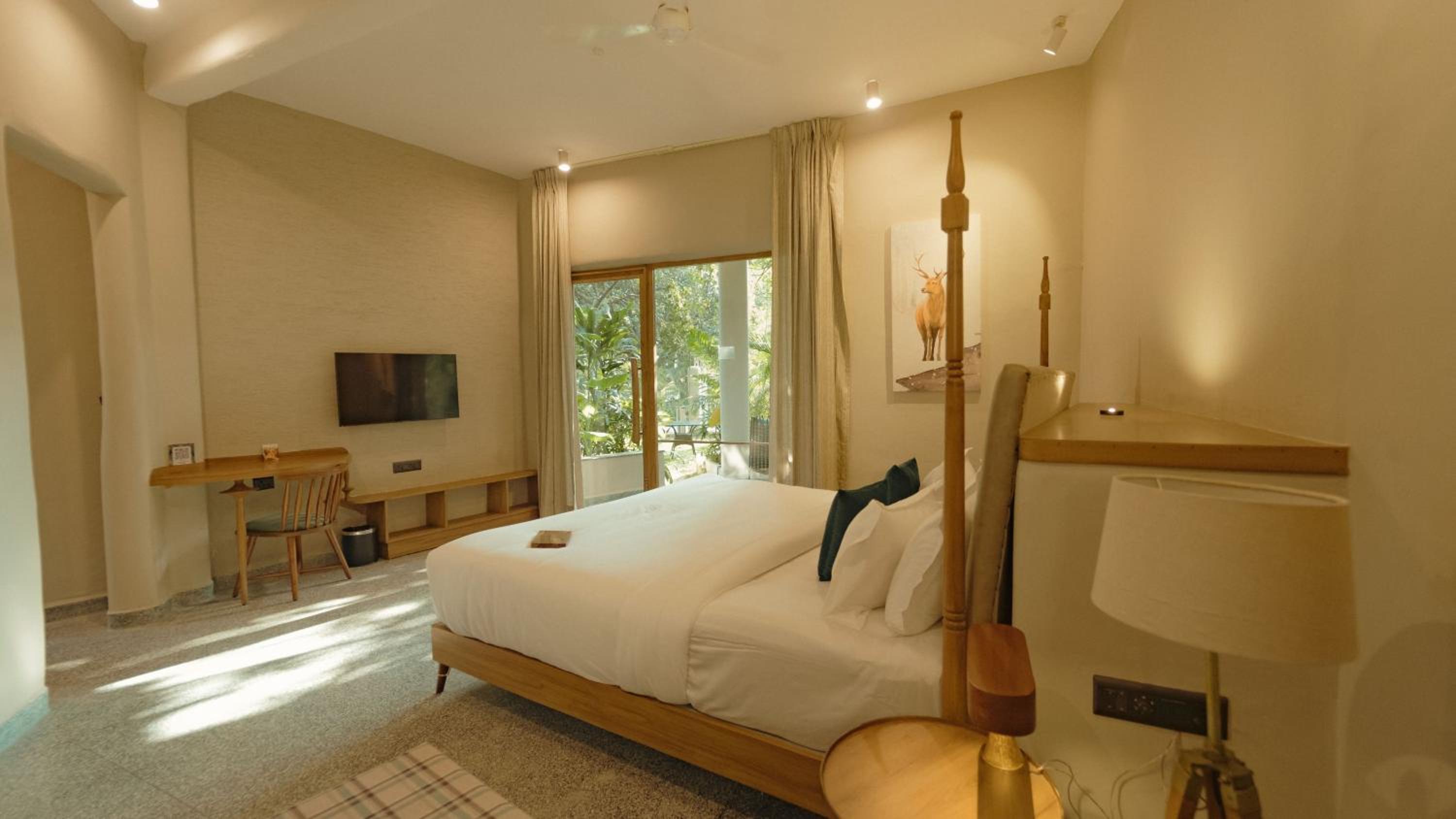 Junior Suite with Balcony photo 1