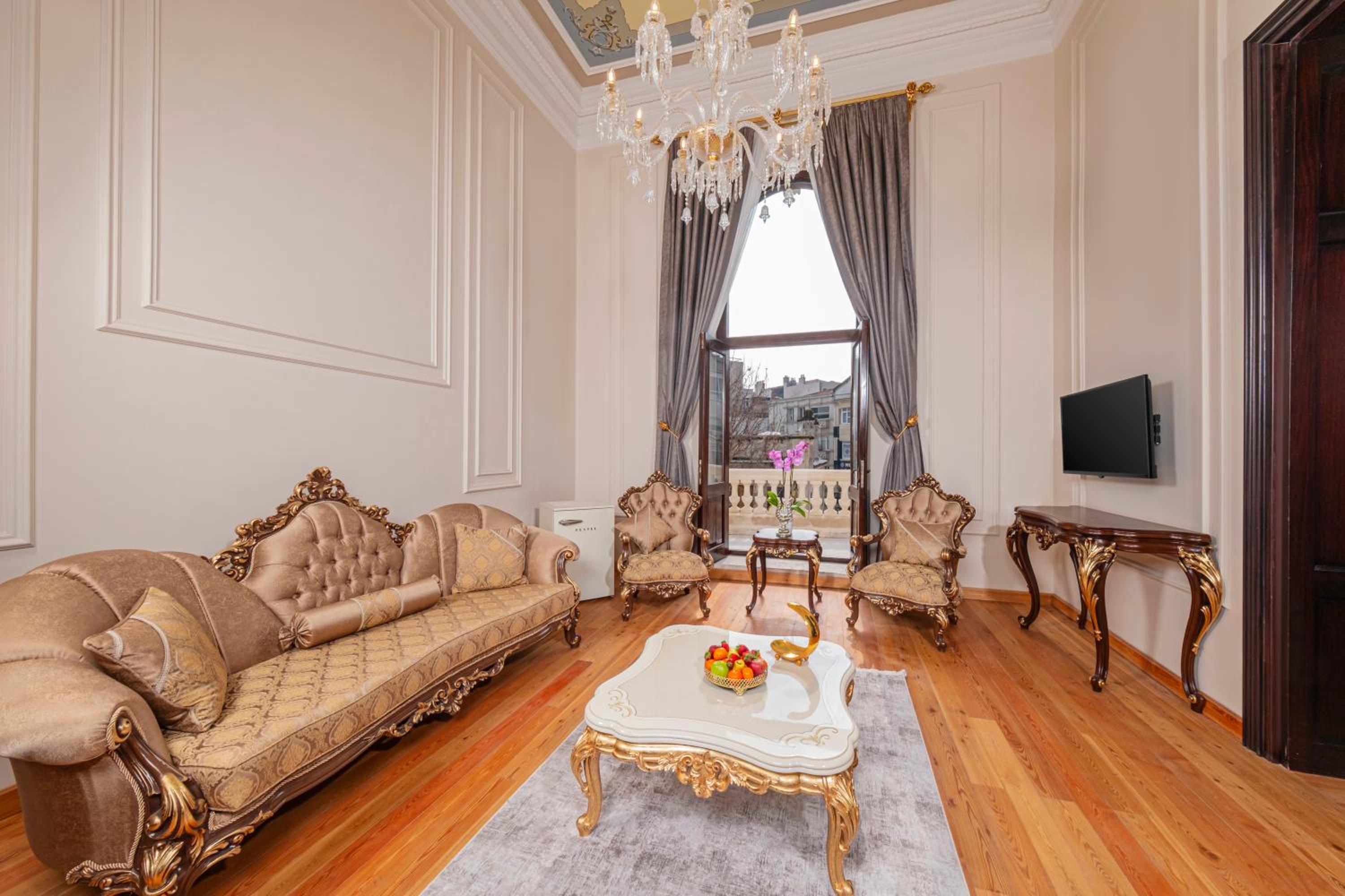 King Room with Balcony photo 2