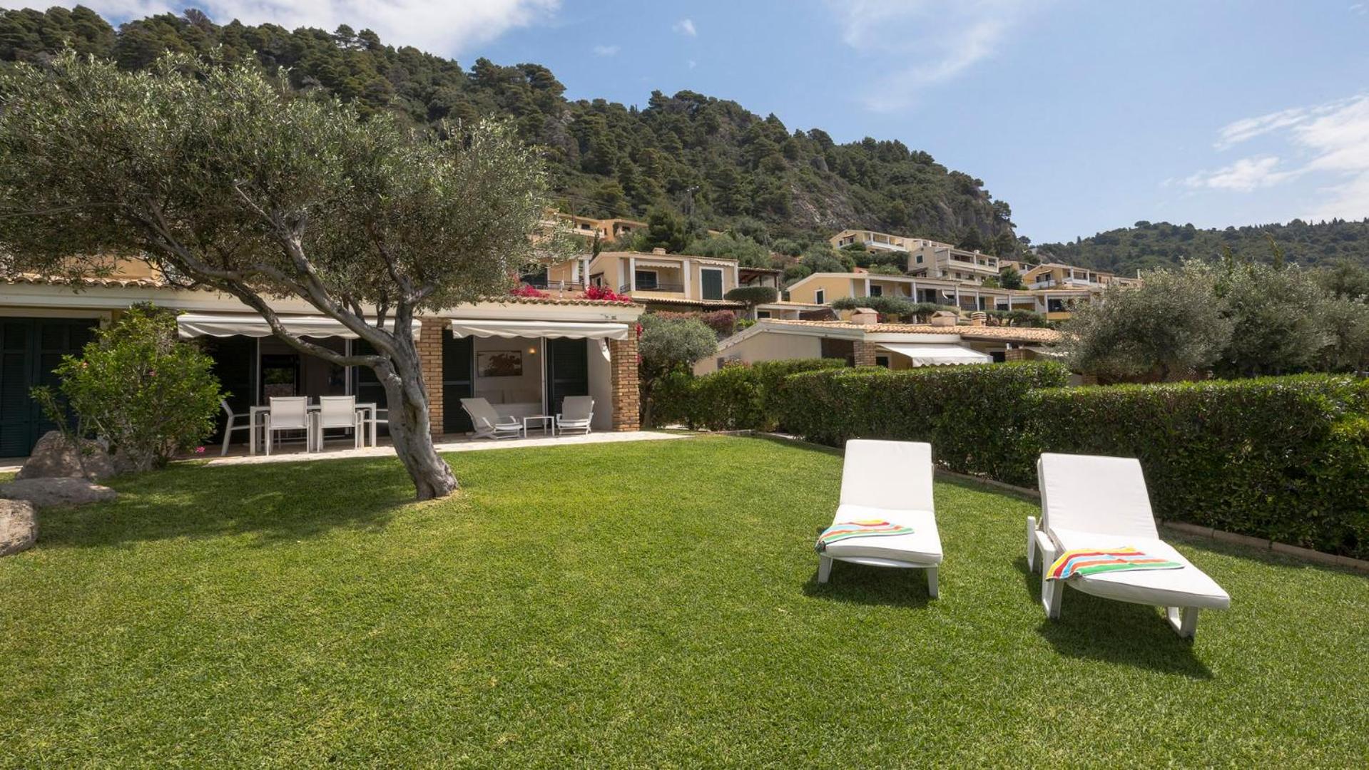 Villa - Beach Front photo 2