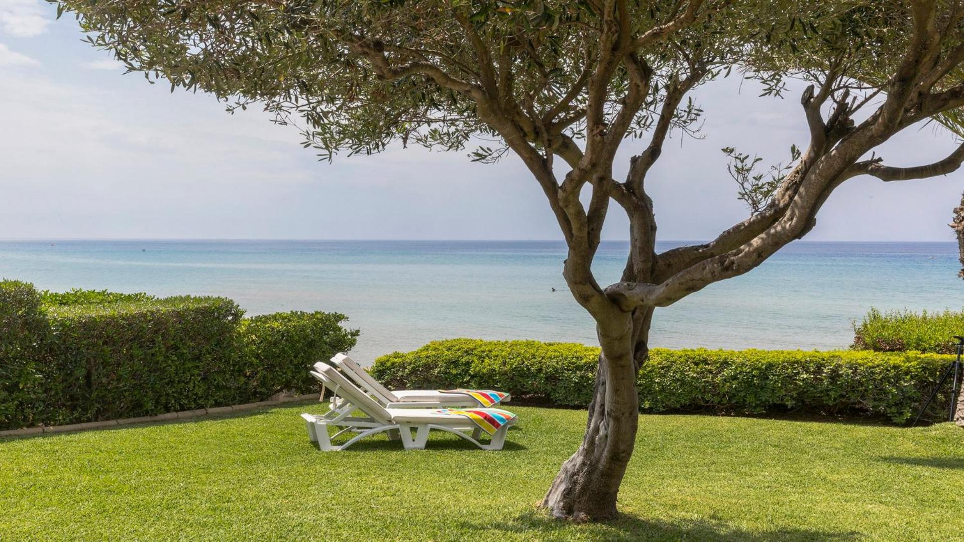 Villa - Beach Front photo 3
