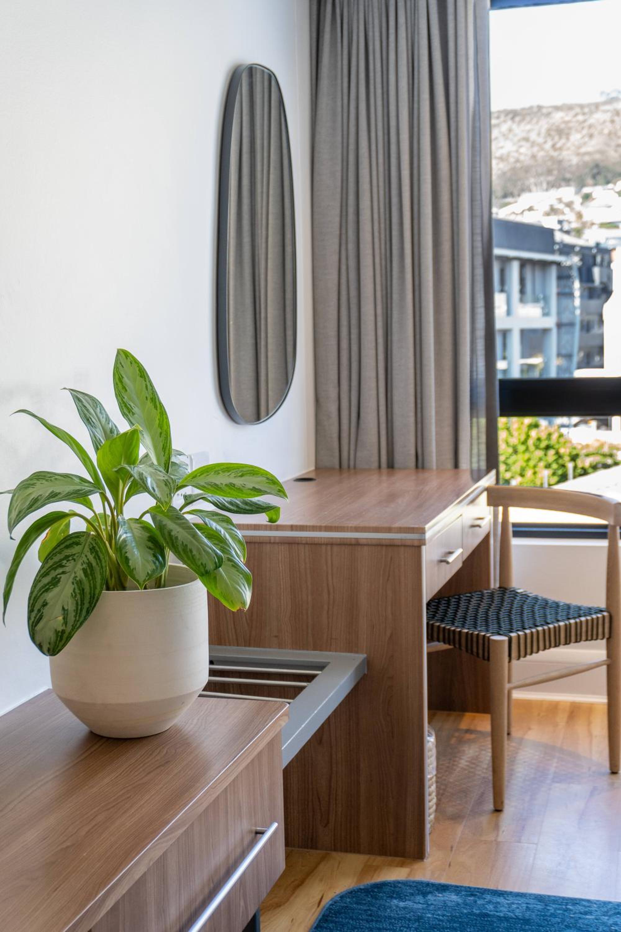 Classic Double Room with Mountain View - Photo 4
