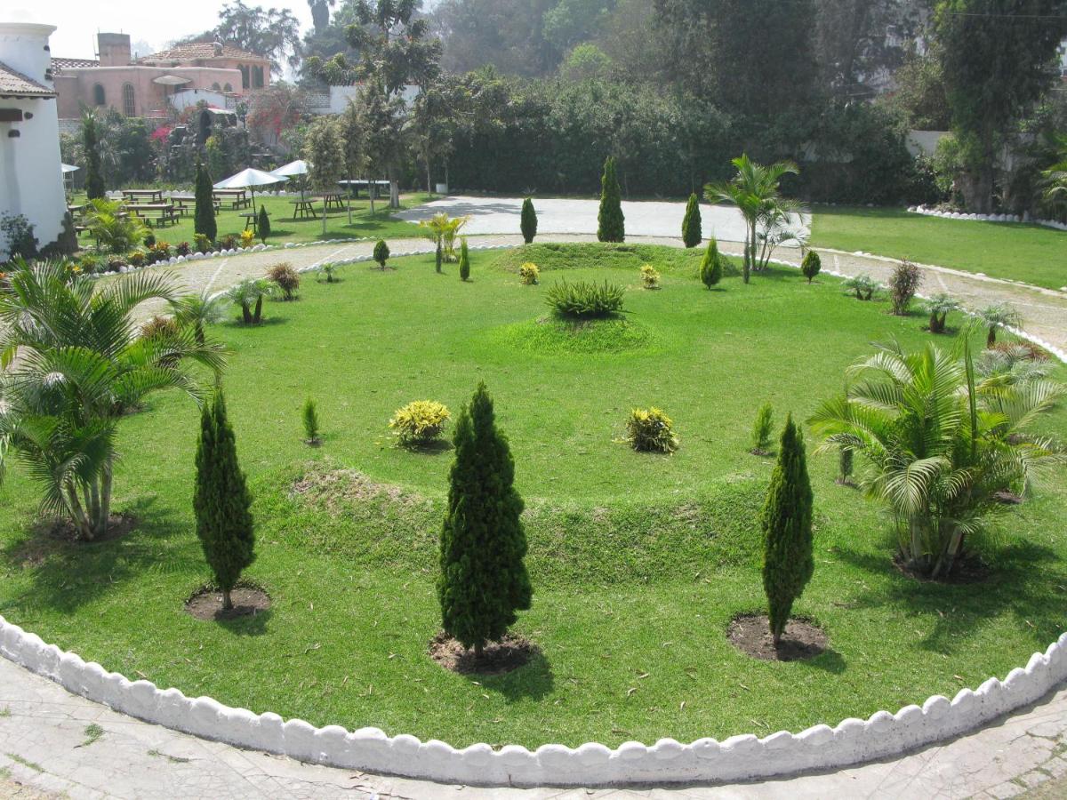 Deluxe Bungalow with Garden View photo 2