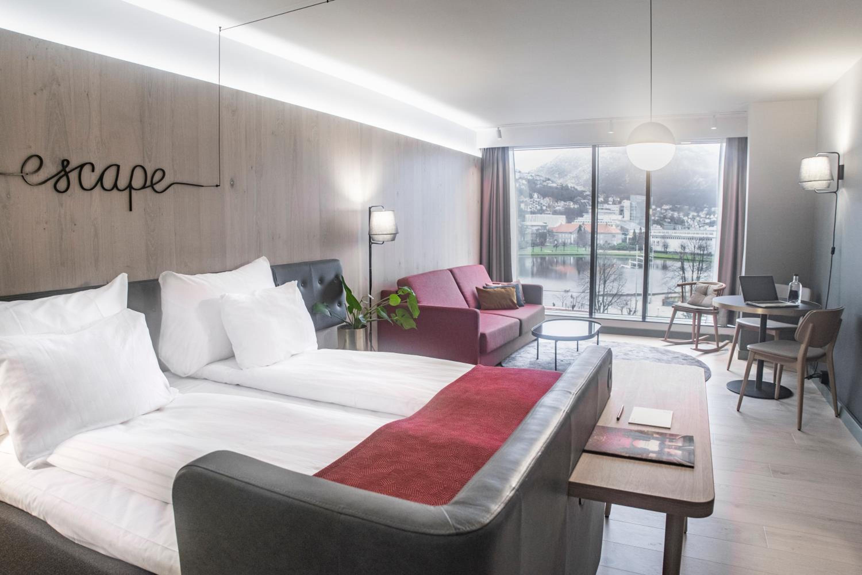 Deluxe Double Room with Park View - Photo 2