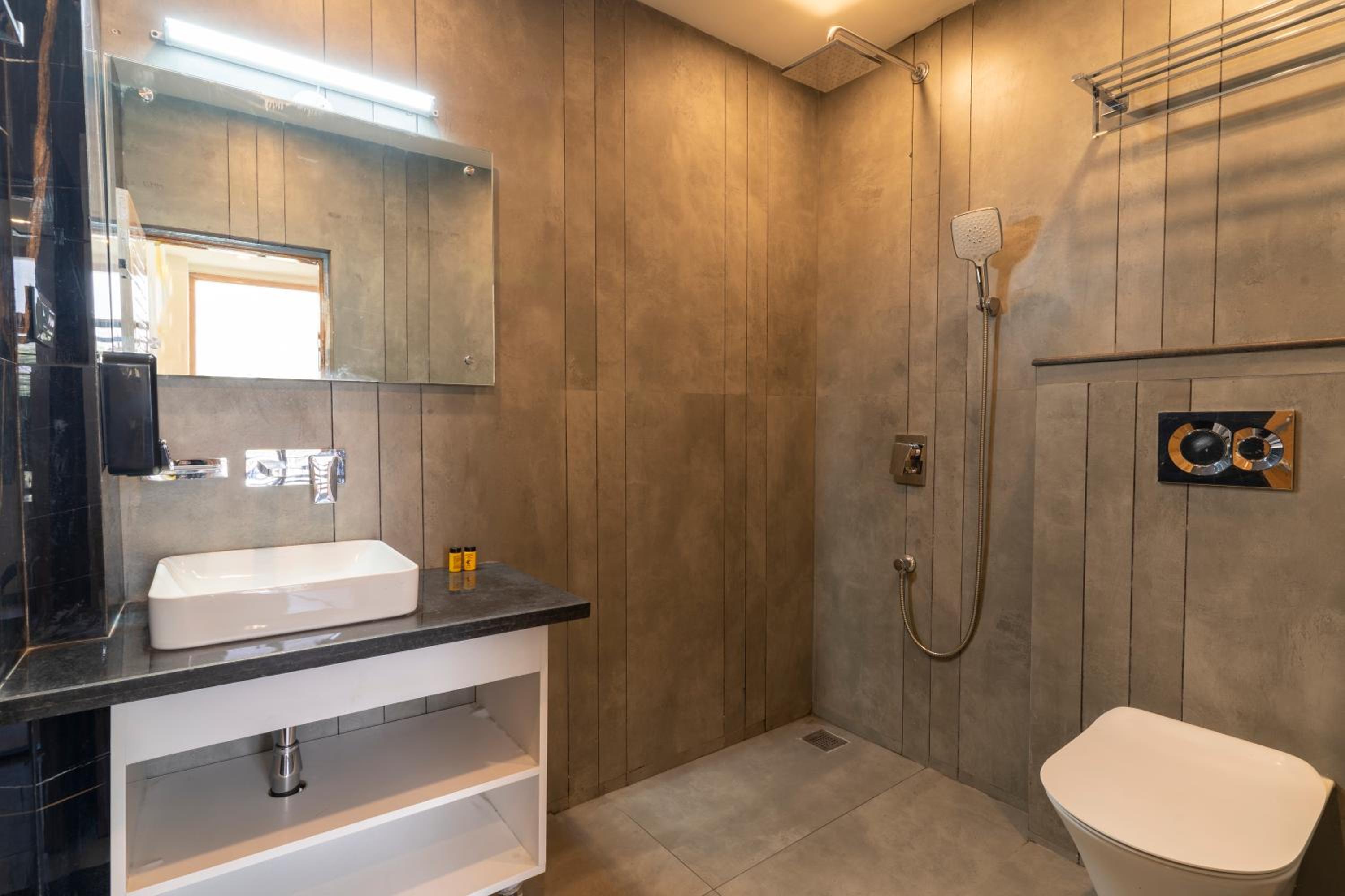 Superior Double Room with Balcony and Mountain View x A Block - Photo 6