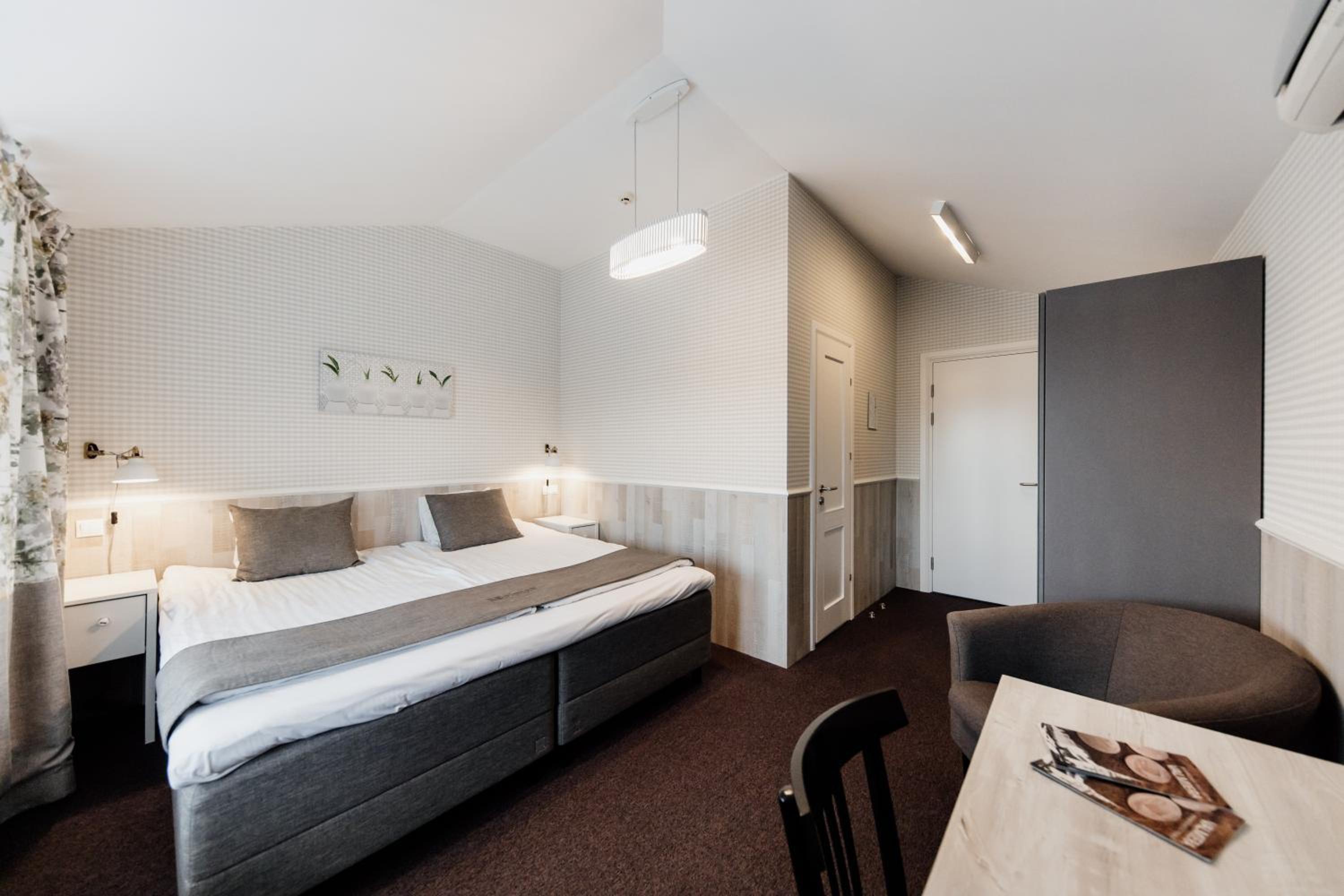 Double or Twin Room - Photo 2
