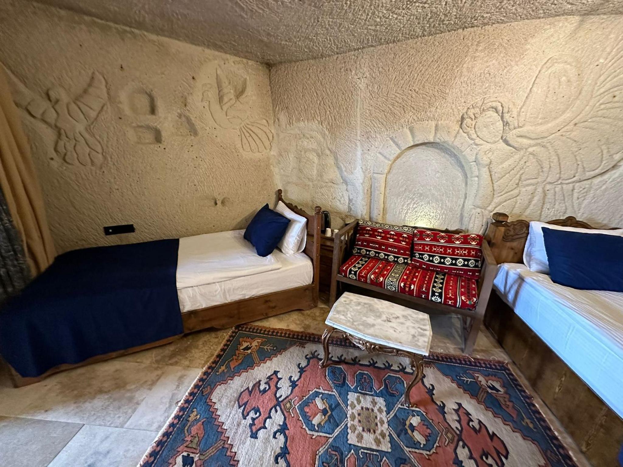 Standard Family Room - Photo 4