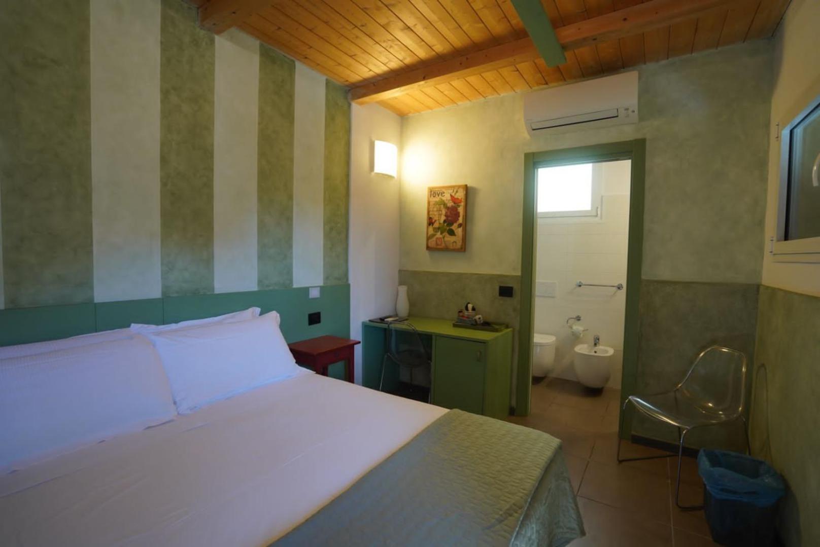 Deluxe Double or Twin Room with Sea View photo 1