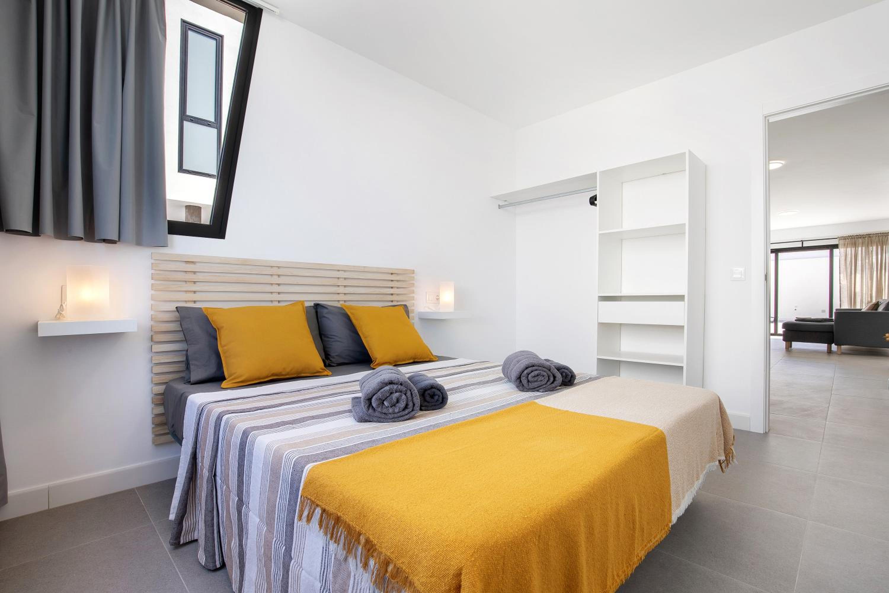 Two-Bedroom Apartment with Mountain View photo 3