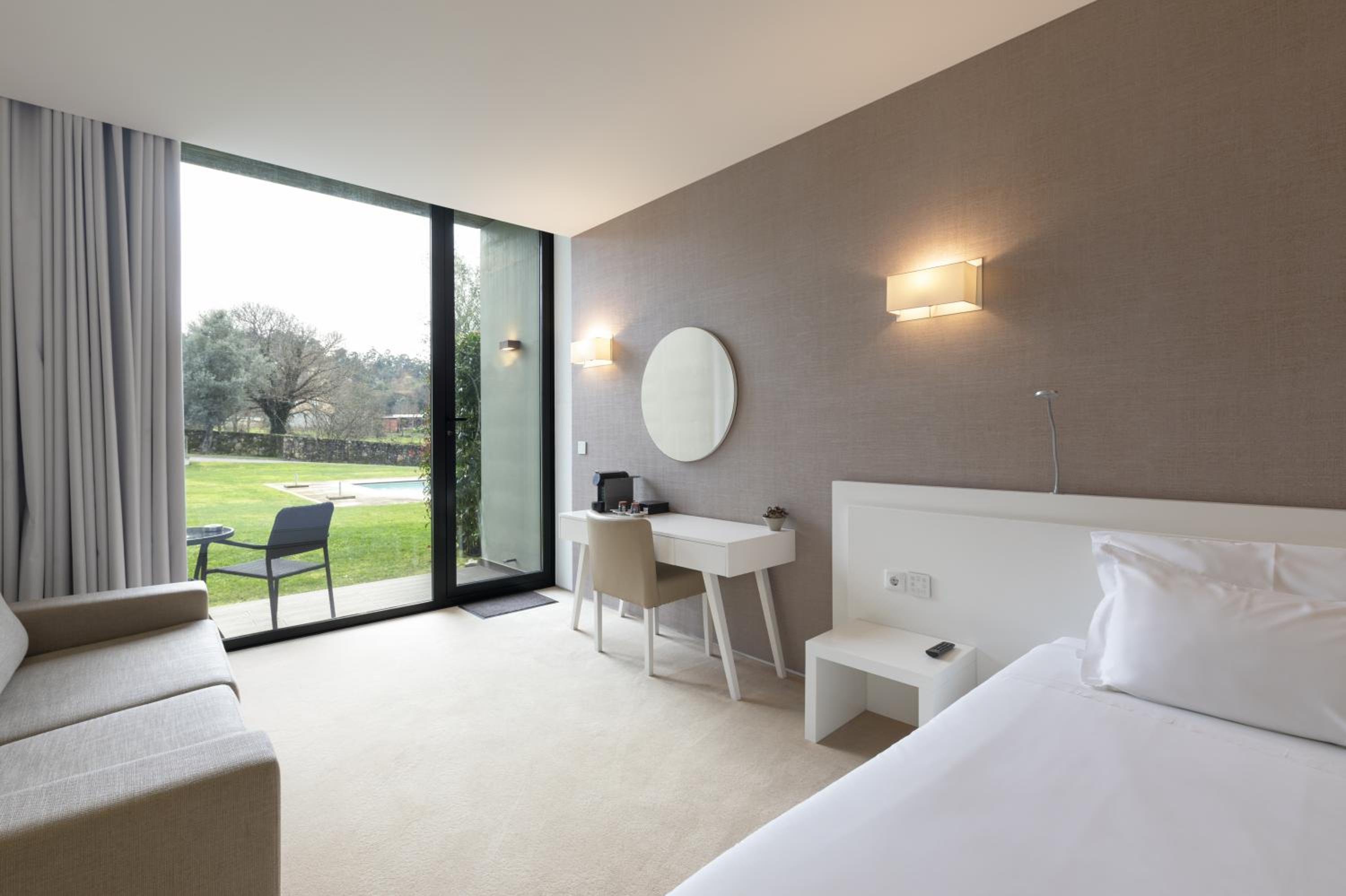 Deluxe Double Room photo 3