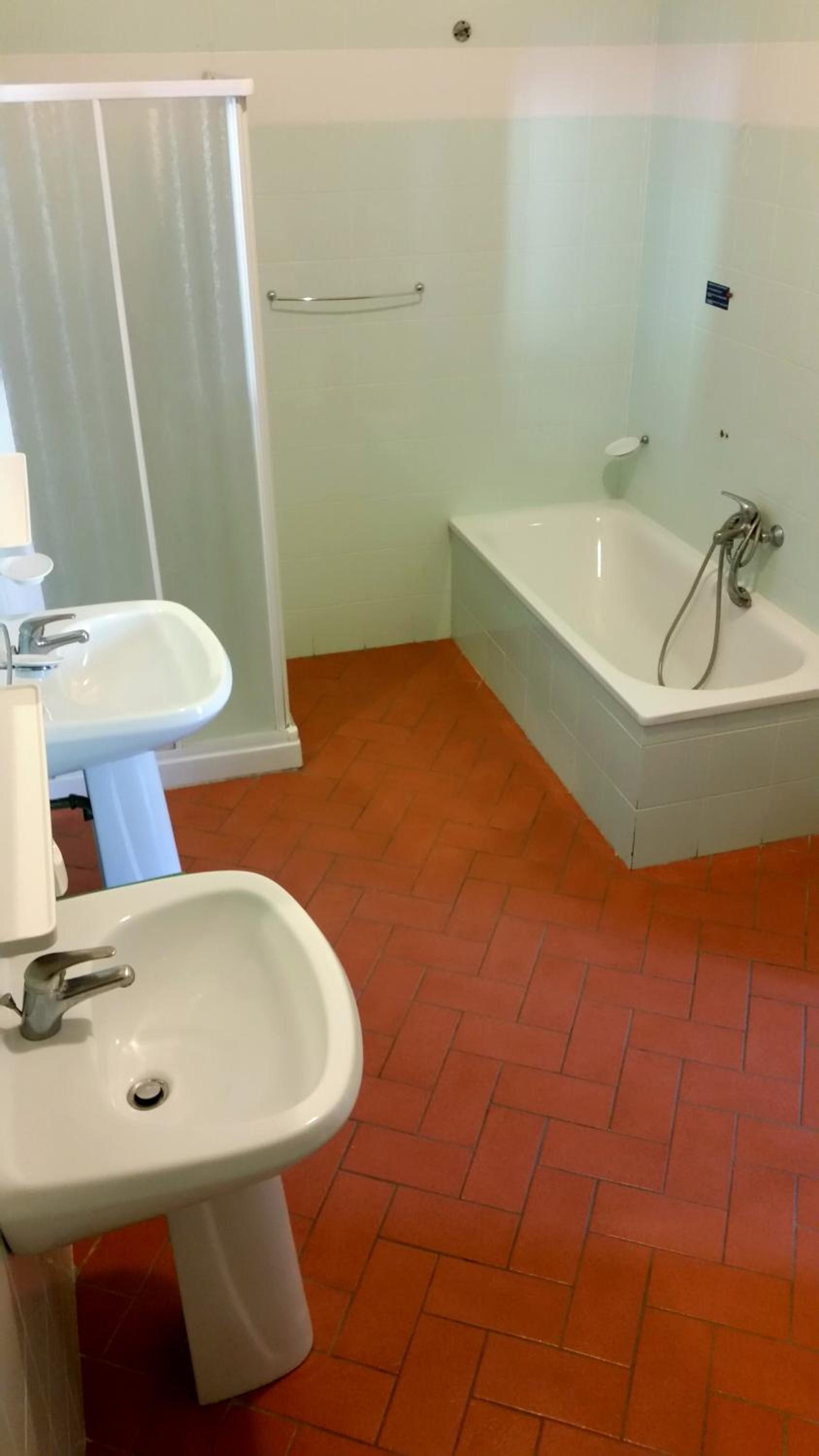 Quadruple Room with Private Bathroom photo 3