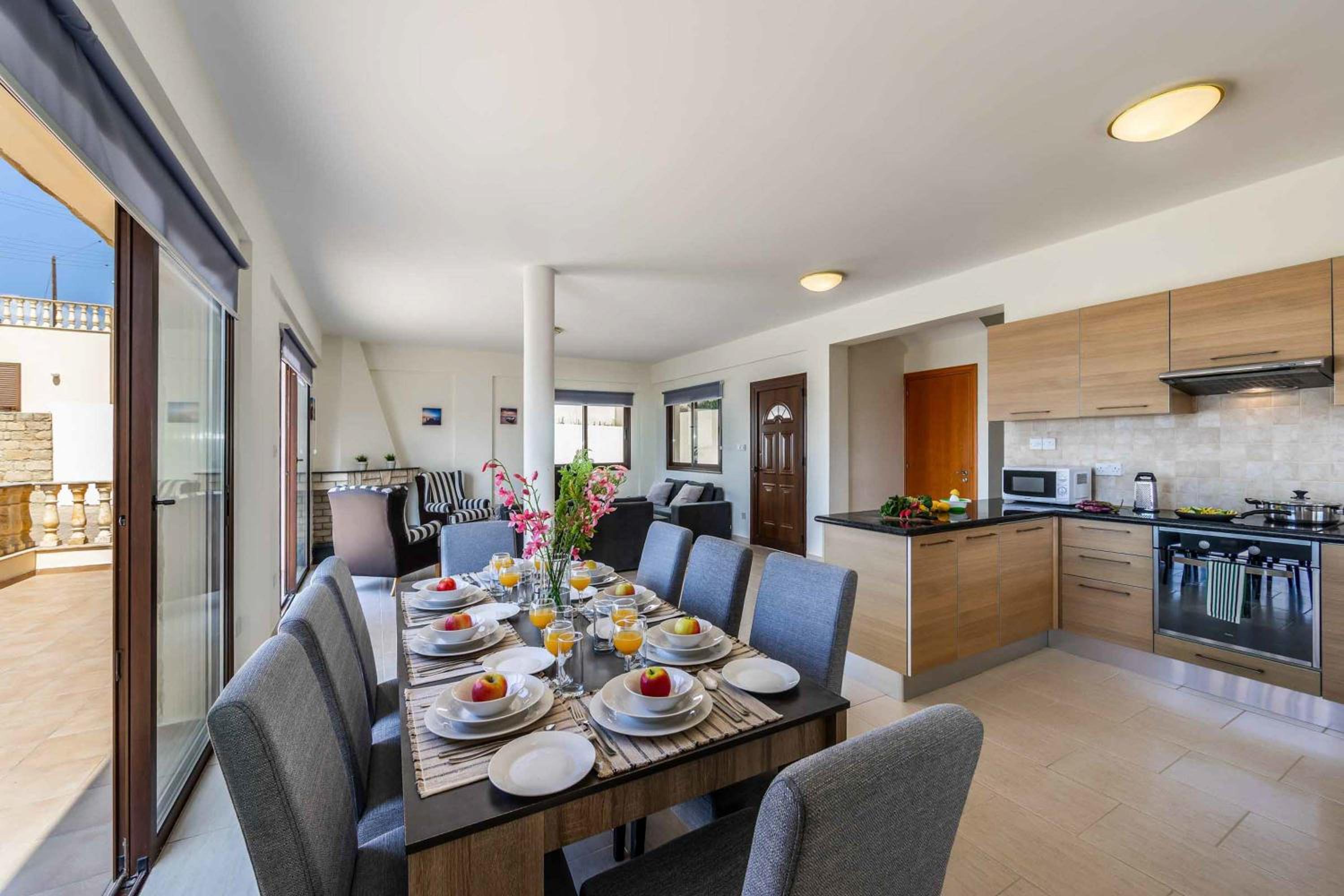 Four-Bedroom Villa photo 2
