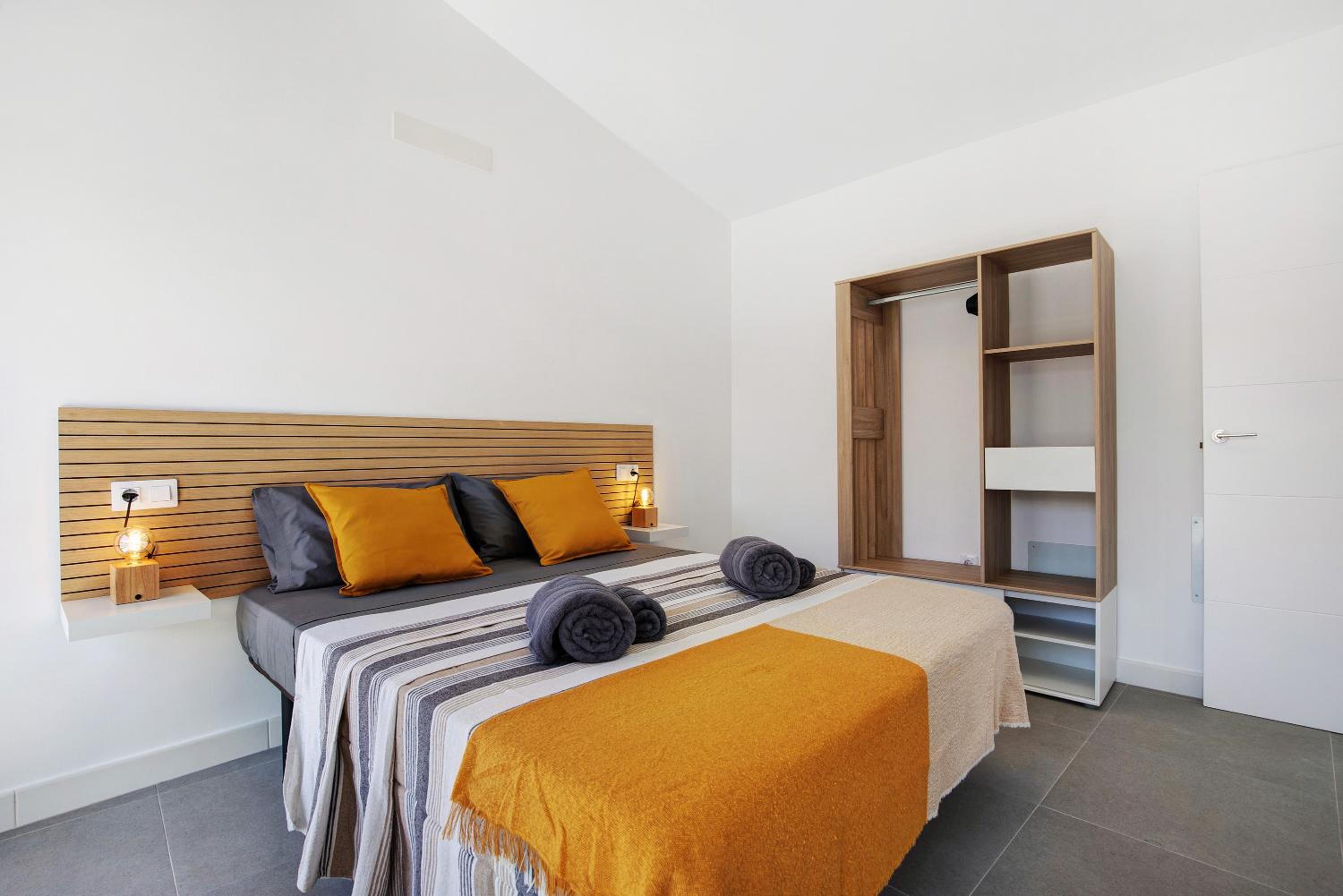 Two-Bedroom Deluxe Apartment with Balcony photo 2