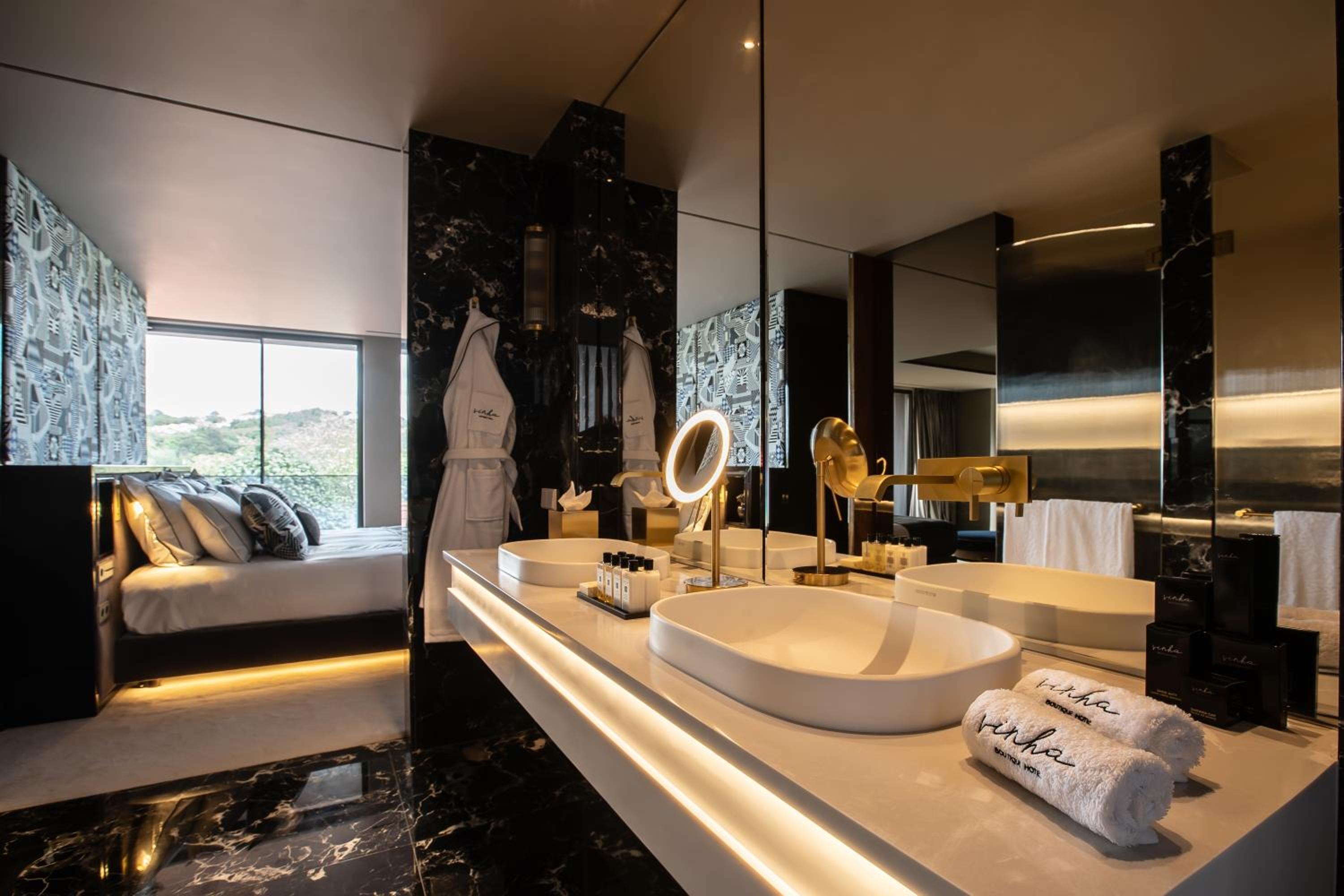 Signature Master Suite - Photo 3