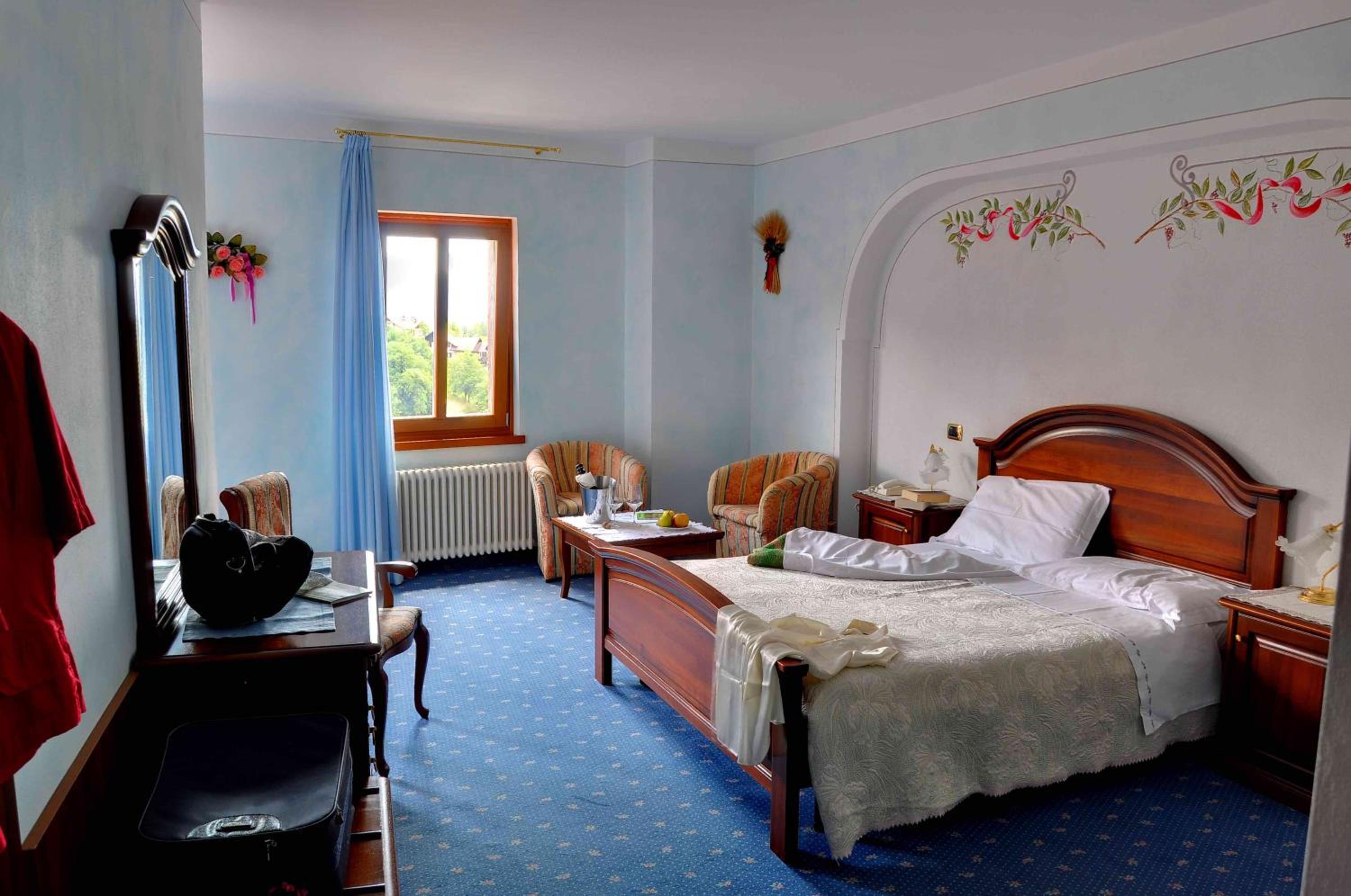 Quadruple Room with Mountain View photo 3