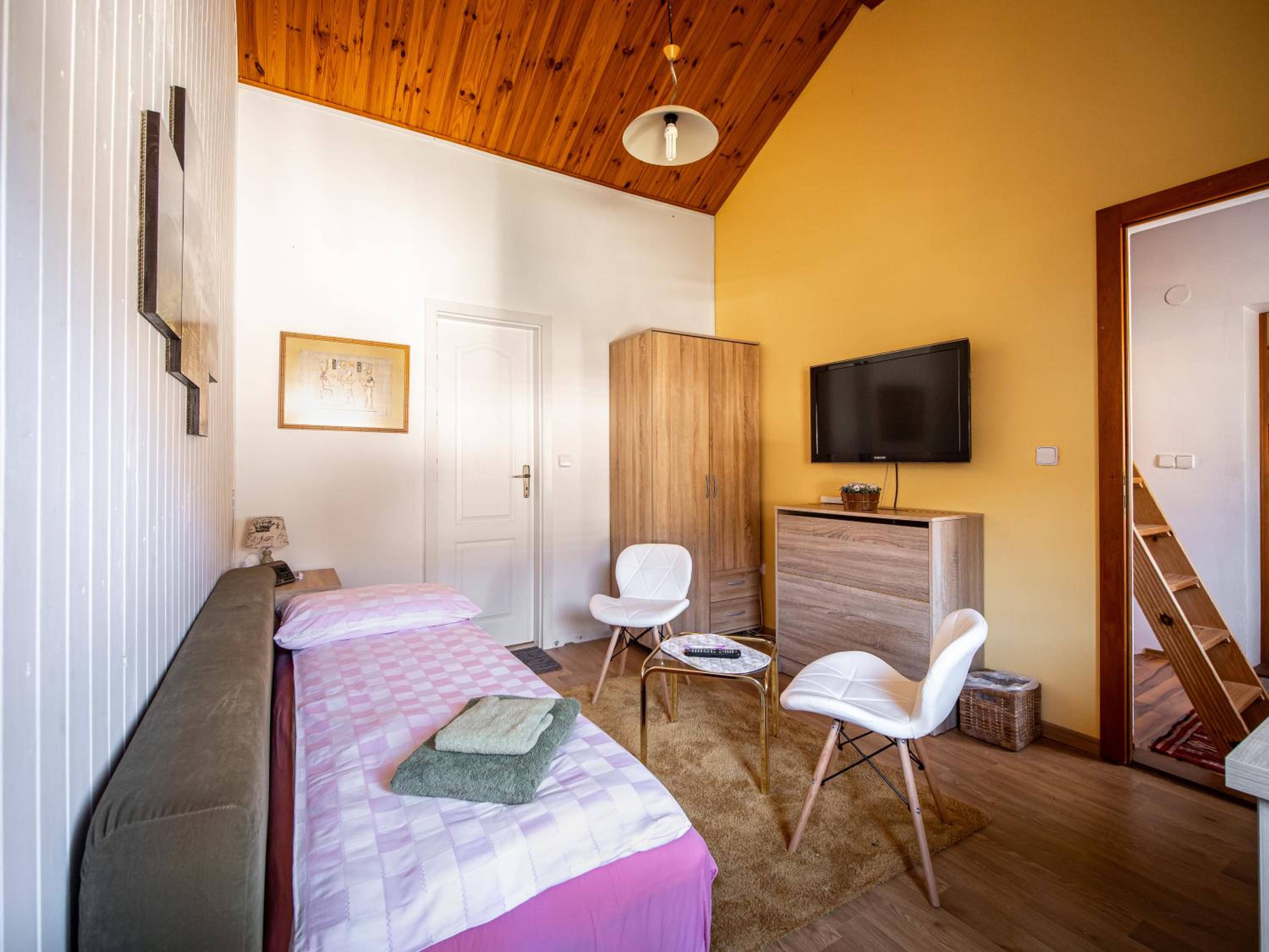 Small Double Room photo 2