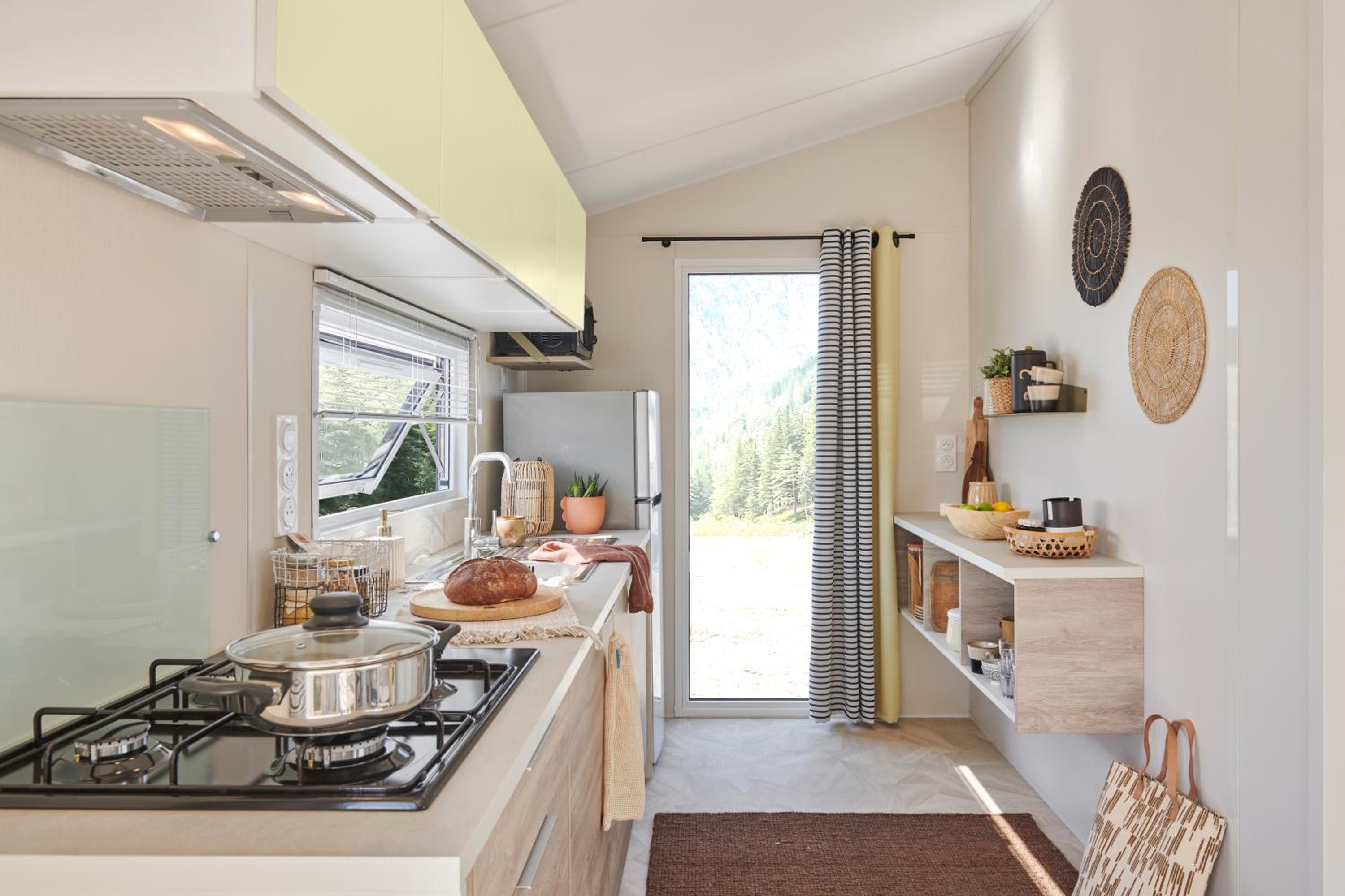 Mobile Home photo 2