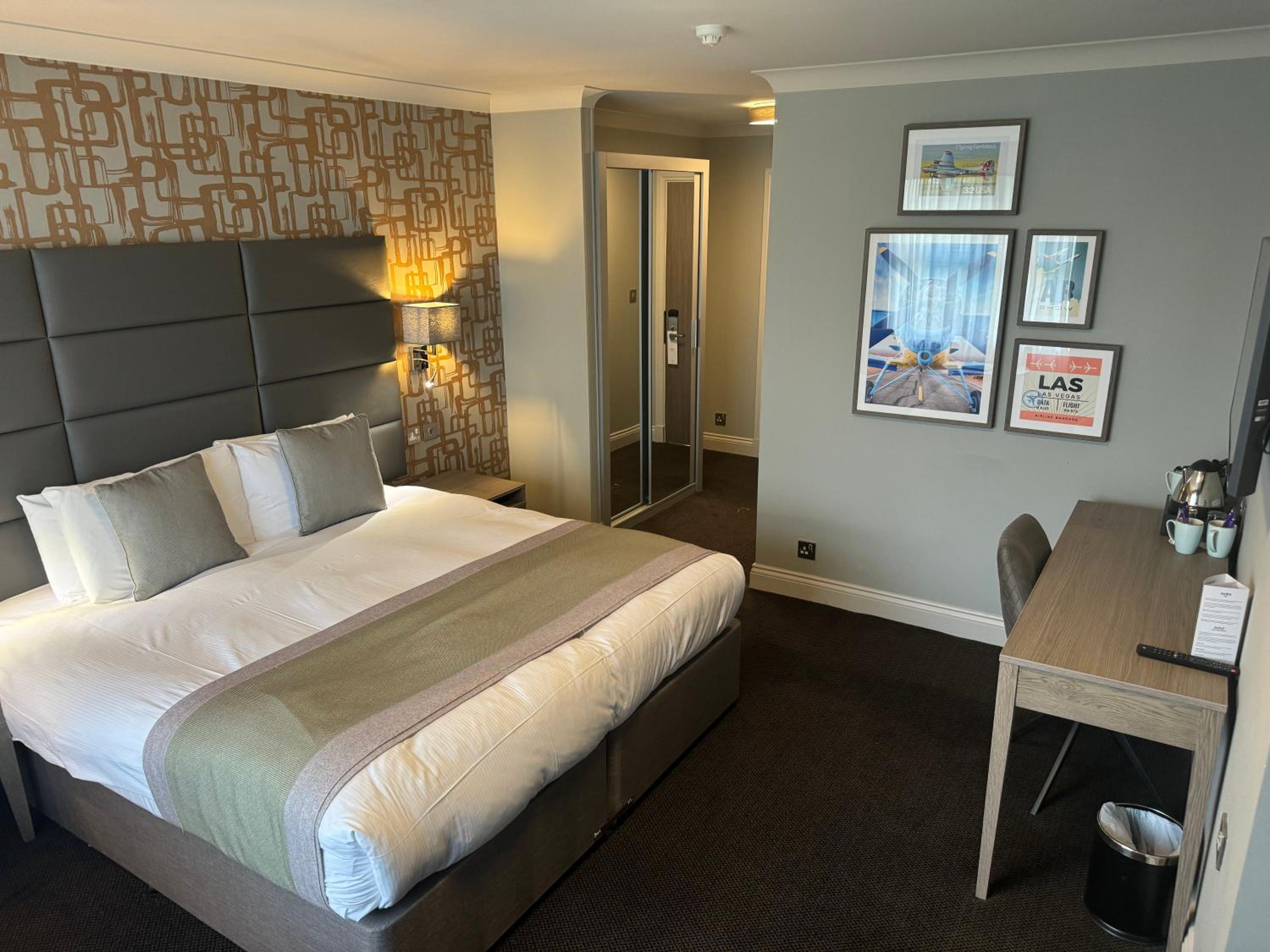 Deluxe Family Room