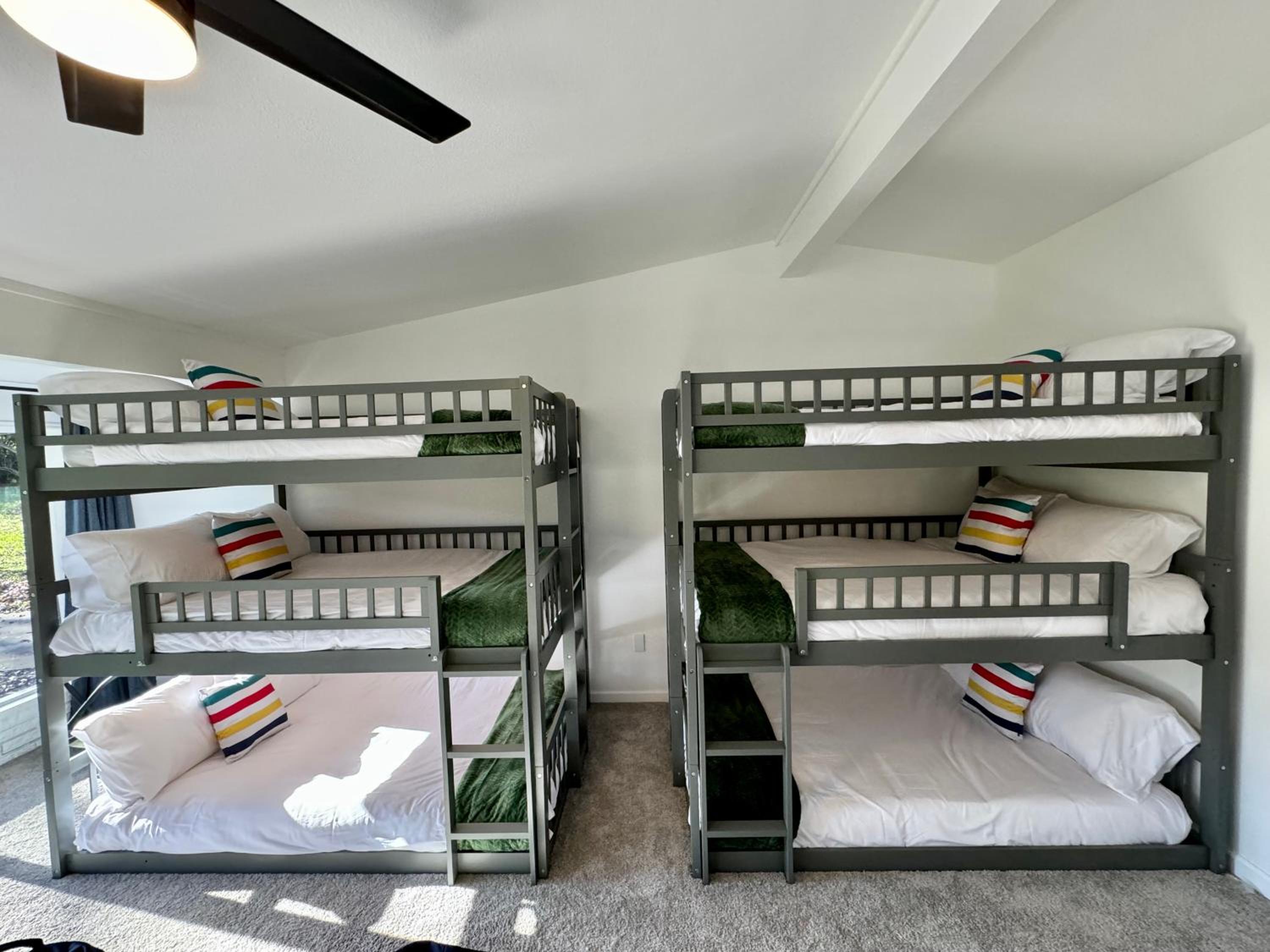 Four-Bedroom House photo 3