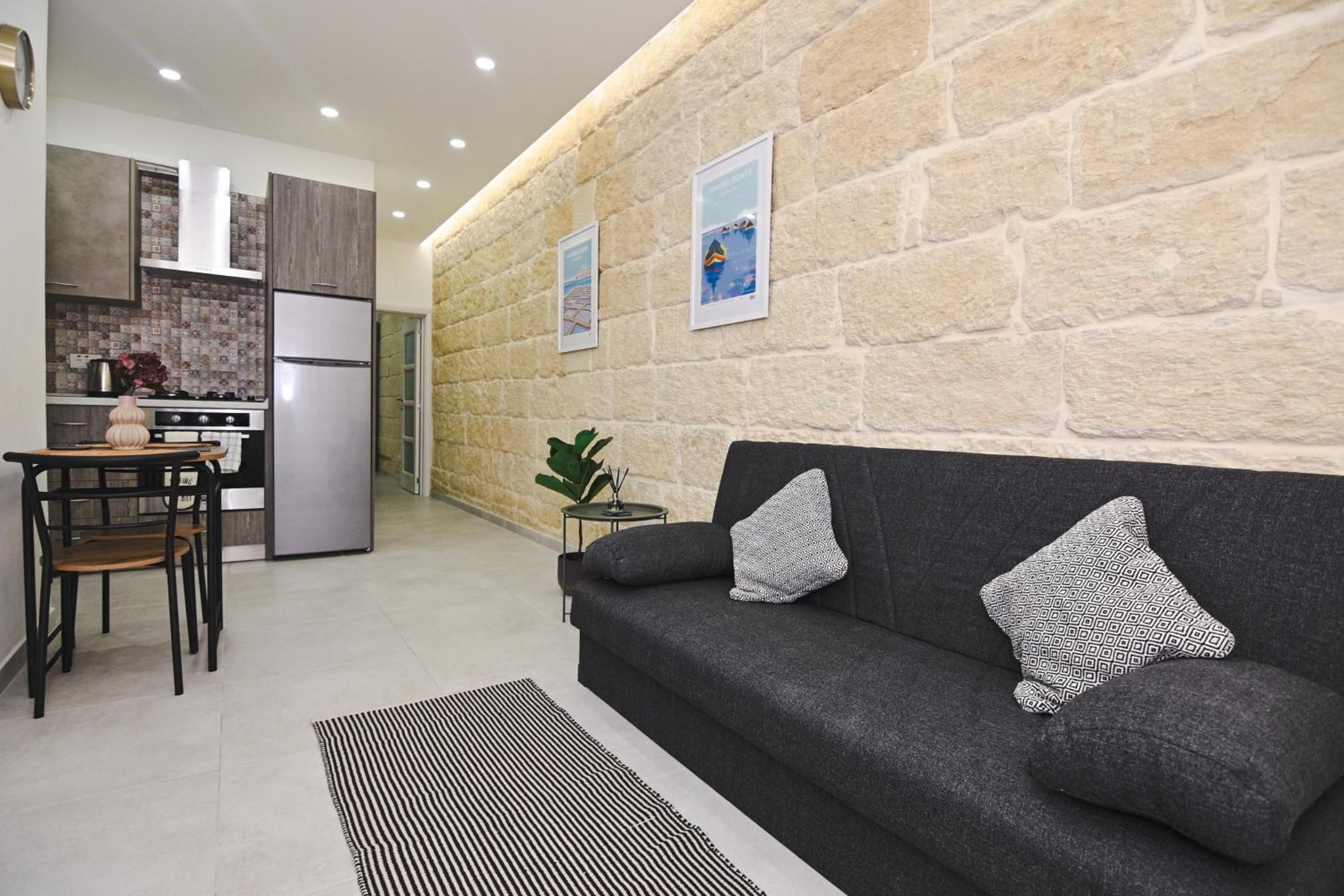 One-Bedroom Apartment