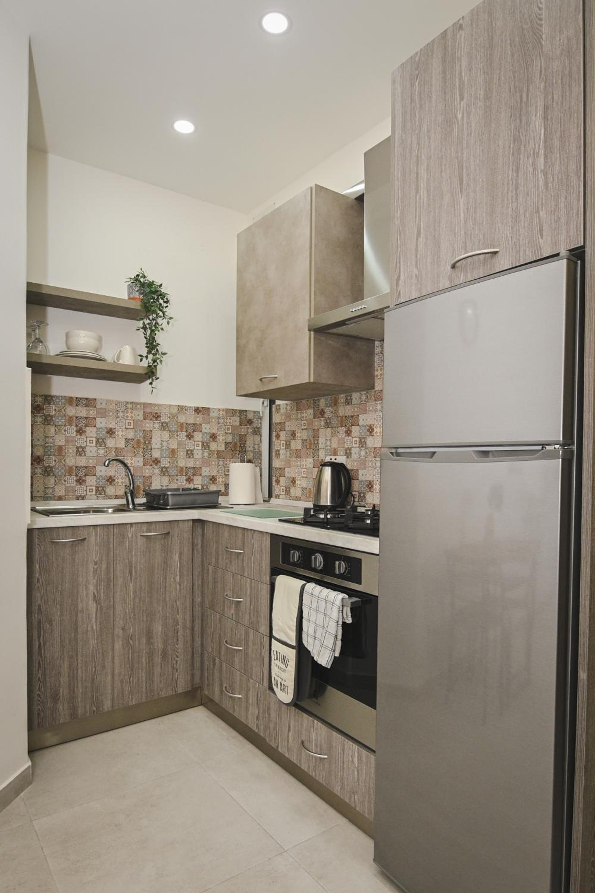 One-Bedroom Apartment photo 2