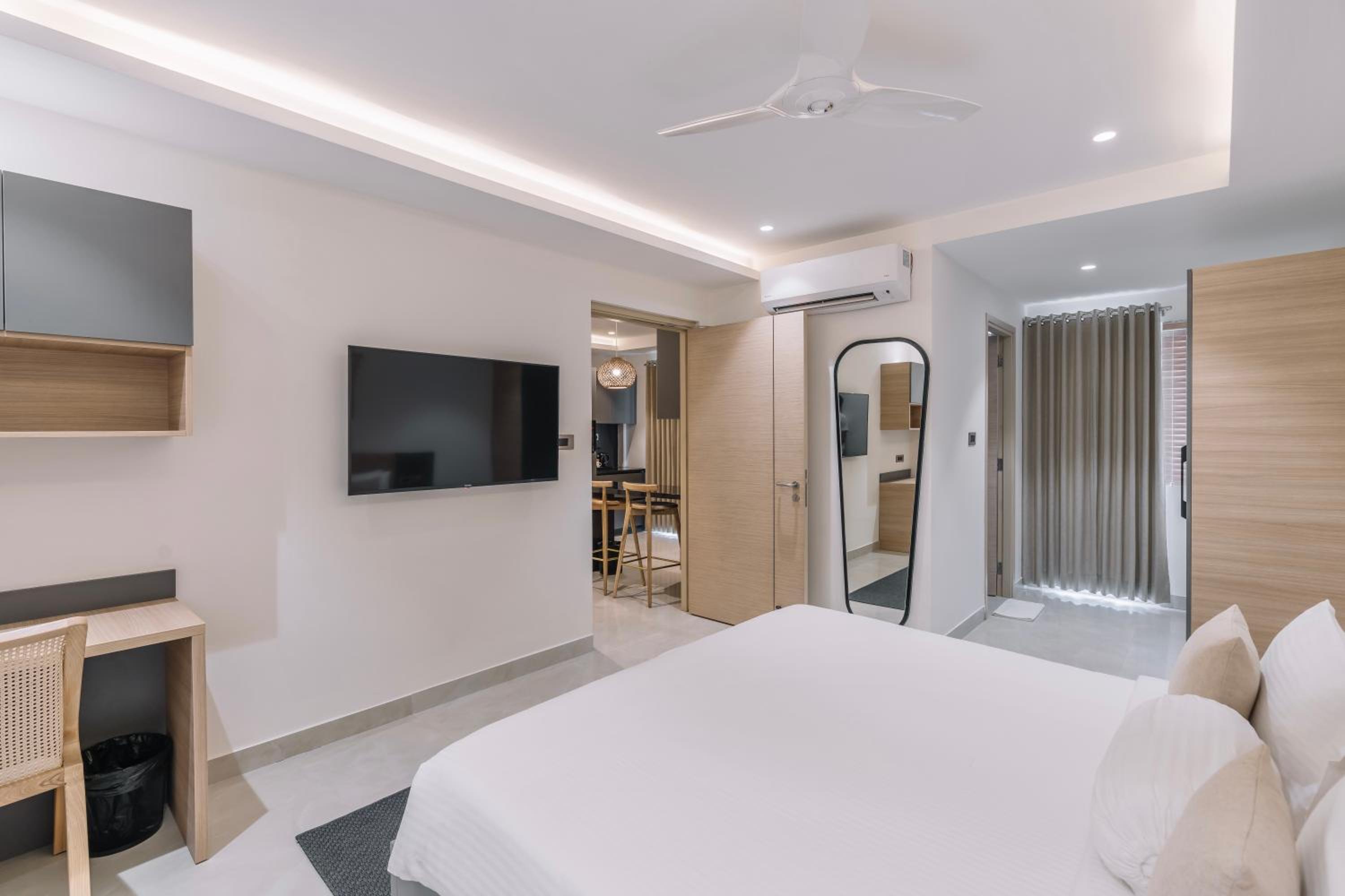 One-Bedroom Suite  - Photo 11