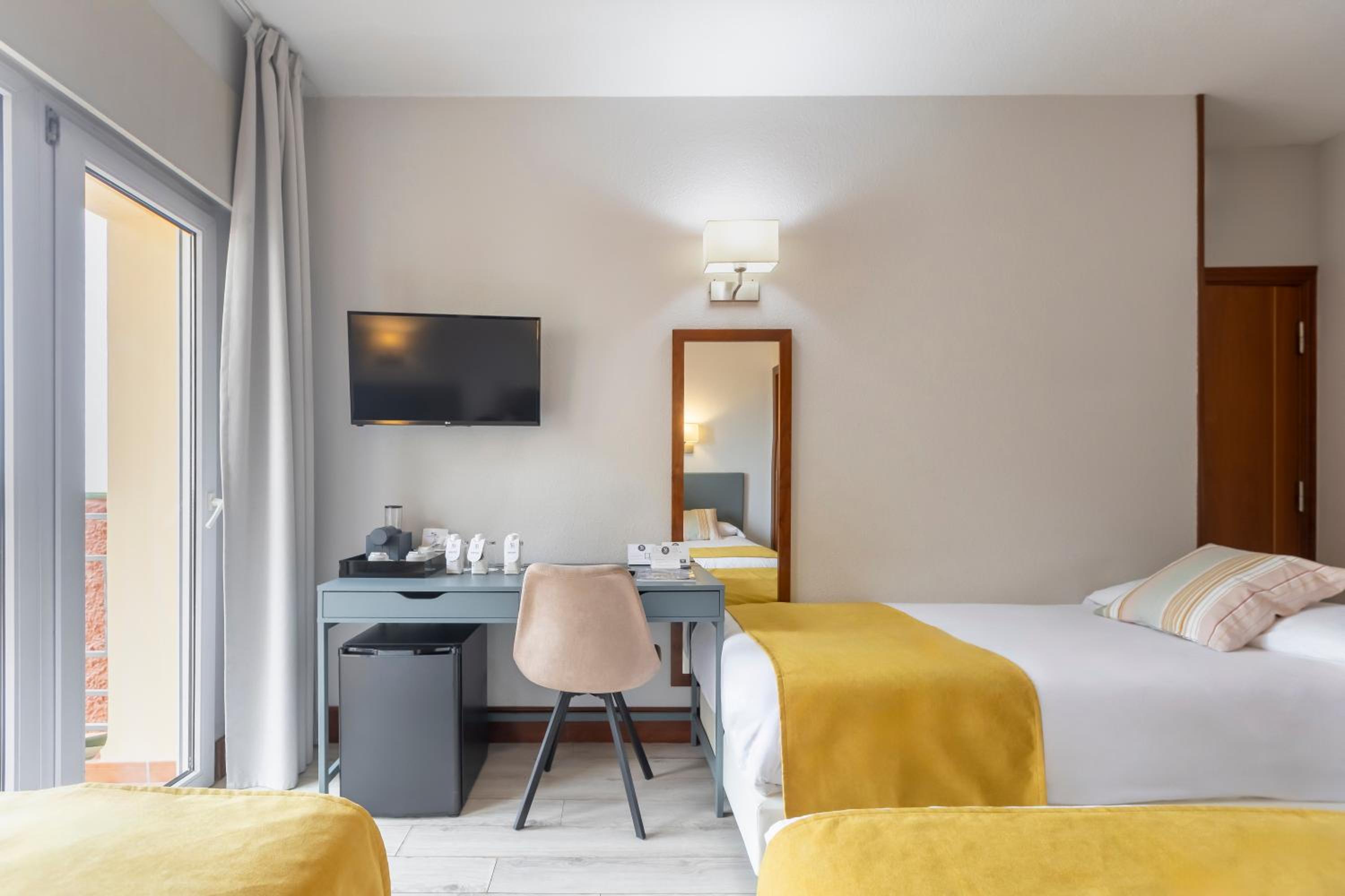 Triple Room with Balcony photo 2