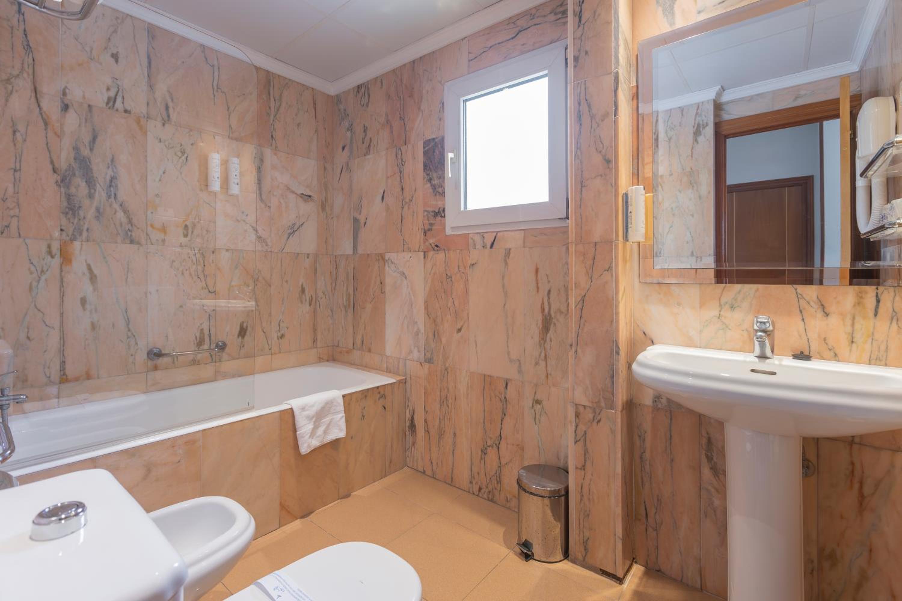 Triple Room with Balcony, photo 7